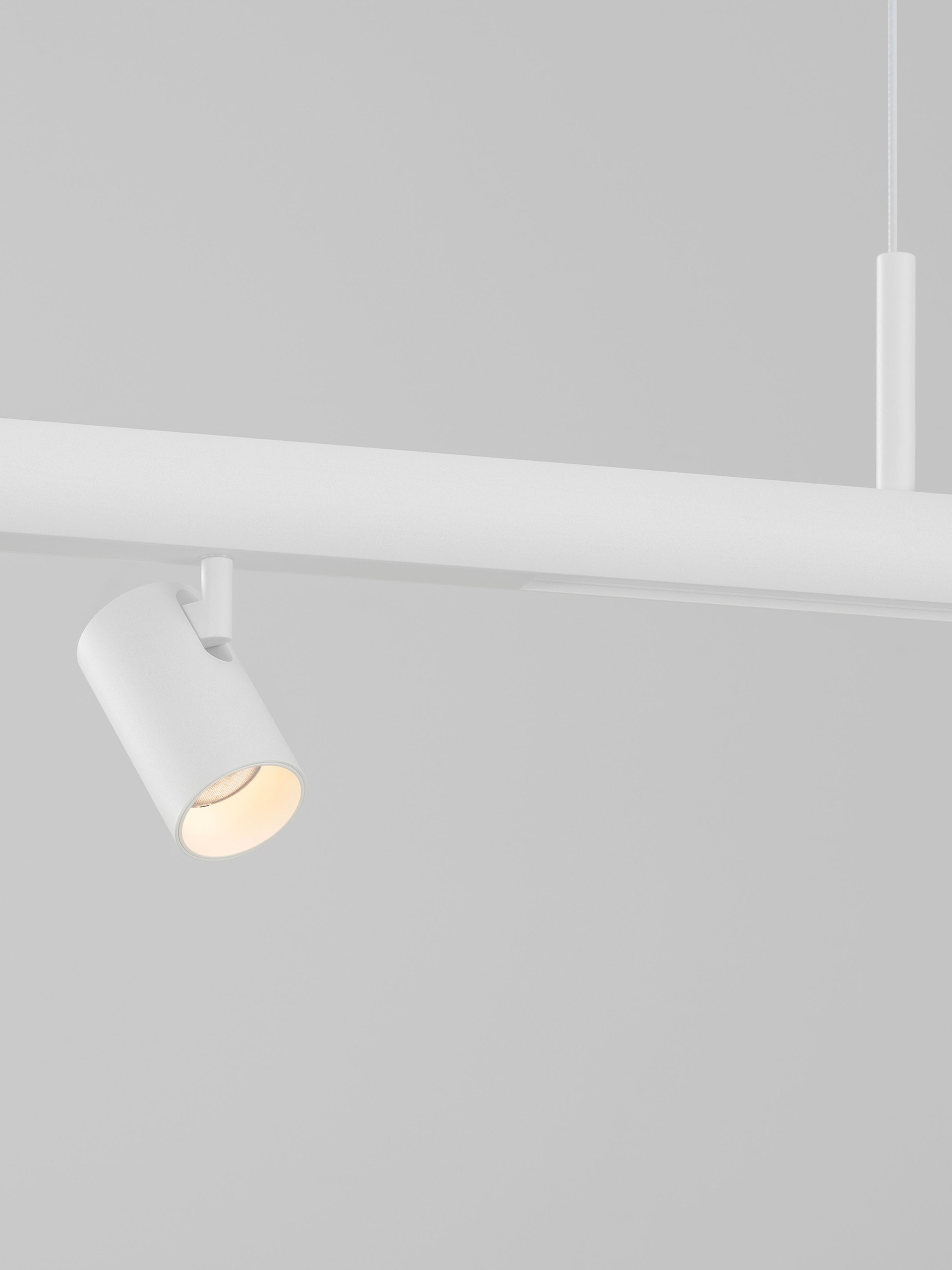 MADOC | W 15 H 7.3 D 3.2 cm | 5 W | 3000 K | 399 lm | IP20 | Weiß | Aluminium