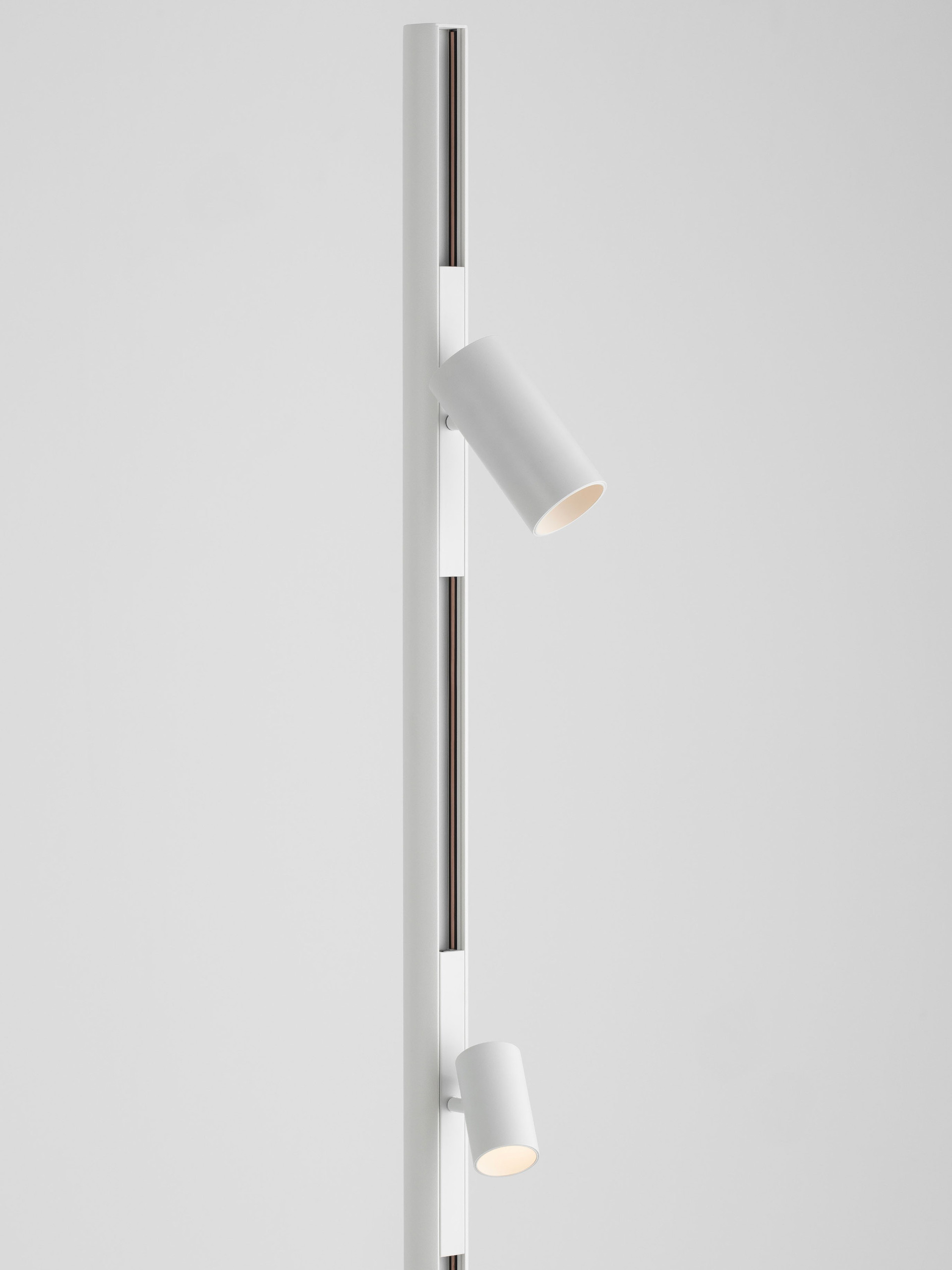 MADOC | W 15 H 7.3 D 3.2 cm | 5 W | 3000 K | 399 lm | IP20 | Weiß | Aluminium