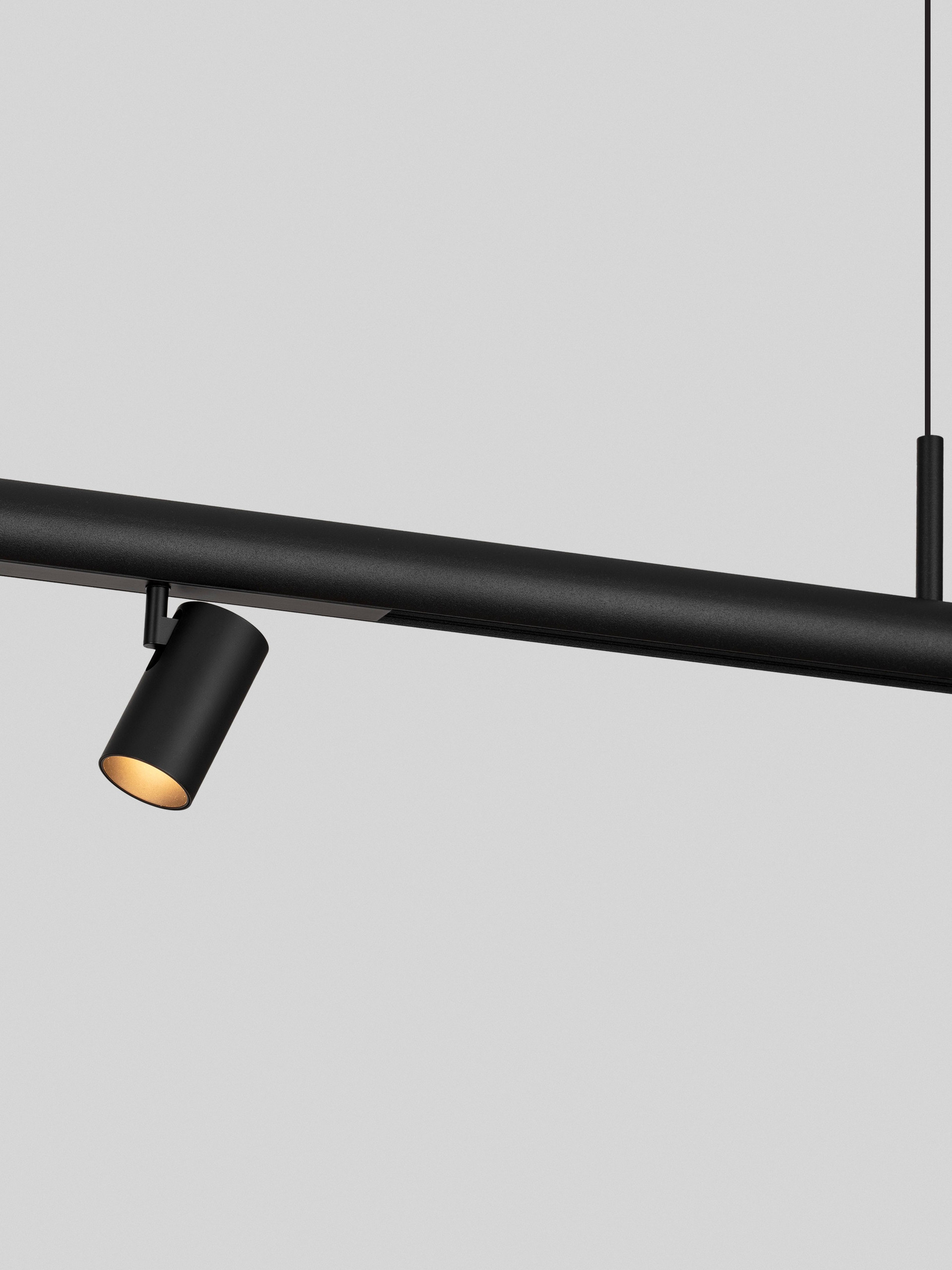 MADOC | W 15 H 7.3 D 3.2 cm | 5 W | 3000 K | 399 lm | IP20 | Schwarz | Aluminium