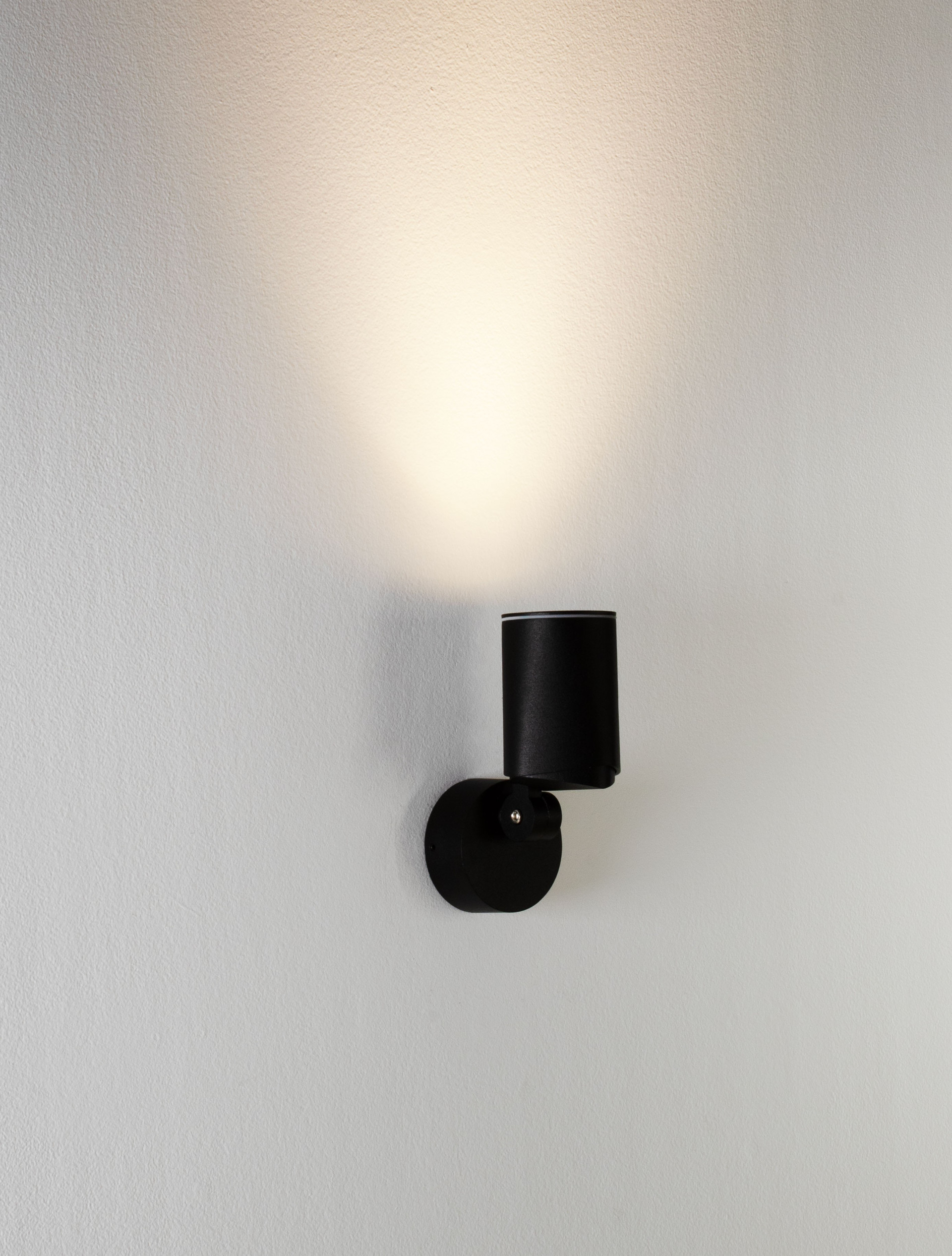 SPY | W 8 H 15.5 D 7 cm | 10 W | IP65 | Black | Aluminum