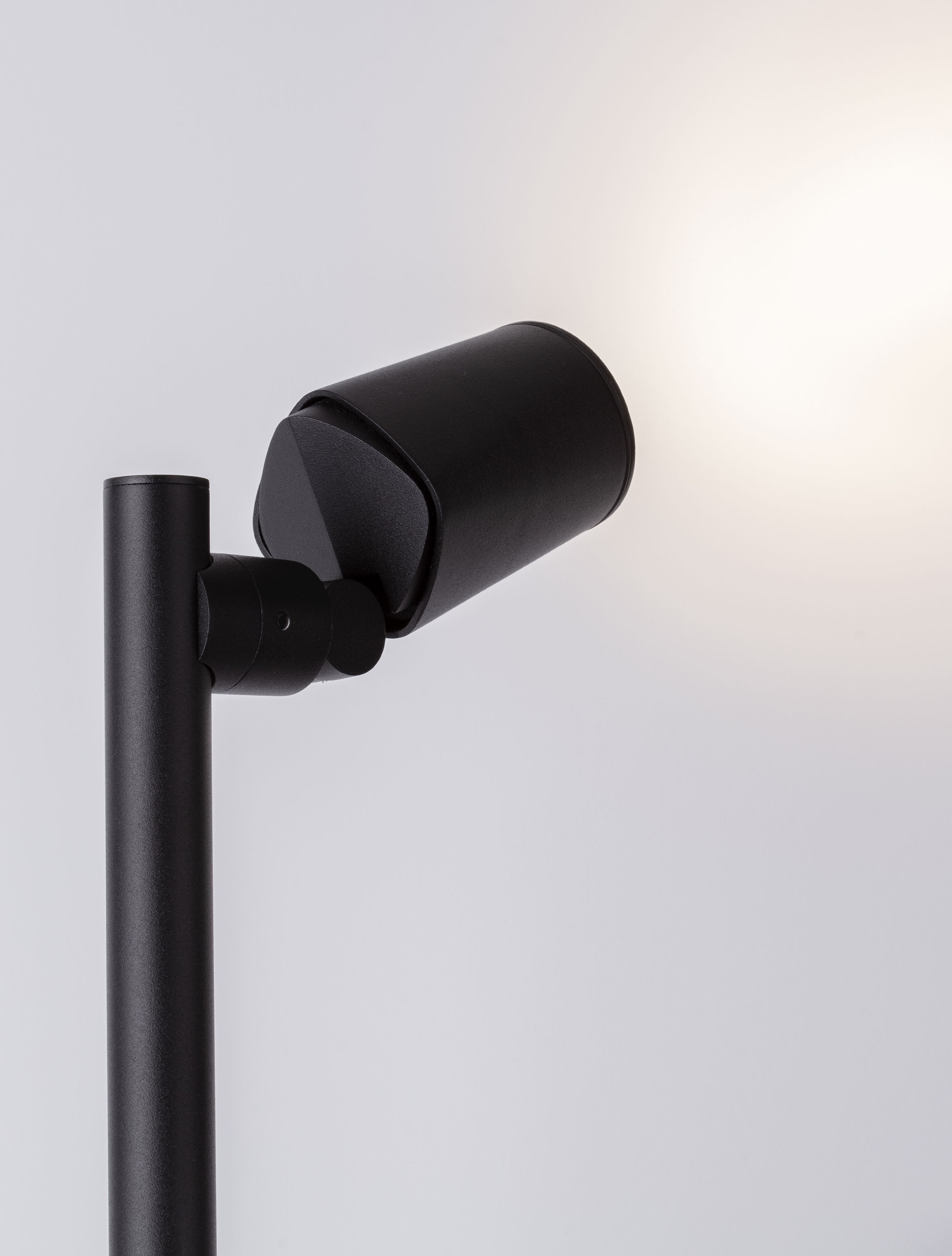 SPY | L 7.5 W 14 H 50 cm | 10 W | IP65 | Black | Aluminum