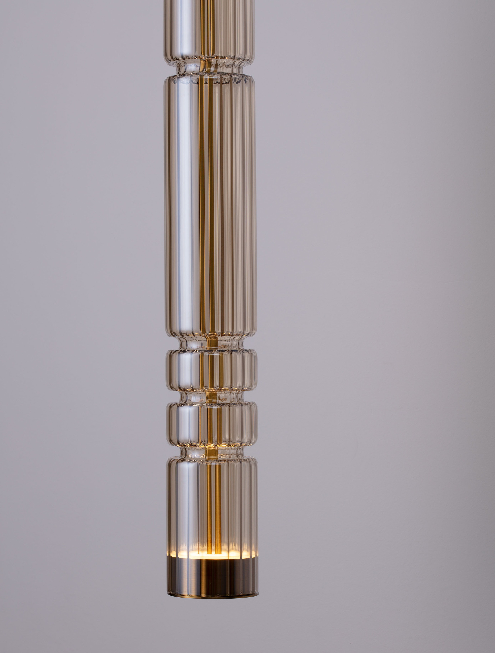 BENTO | H 180 D 8 cm | 7 W | 3000 K | 284 lm | IP20 | Brass/Amber | Glass/Metal