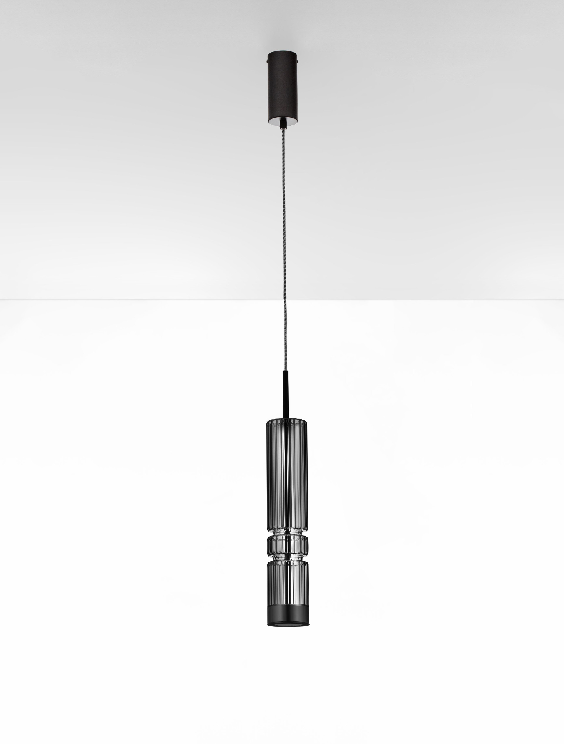 BENTO | H 180 D 8 cm | 7 W | 3000 K | 284 lm | IP20 | Black/Smokey | Glass/Metal