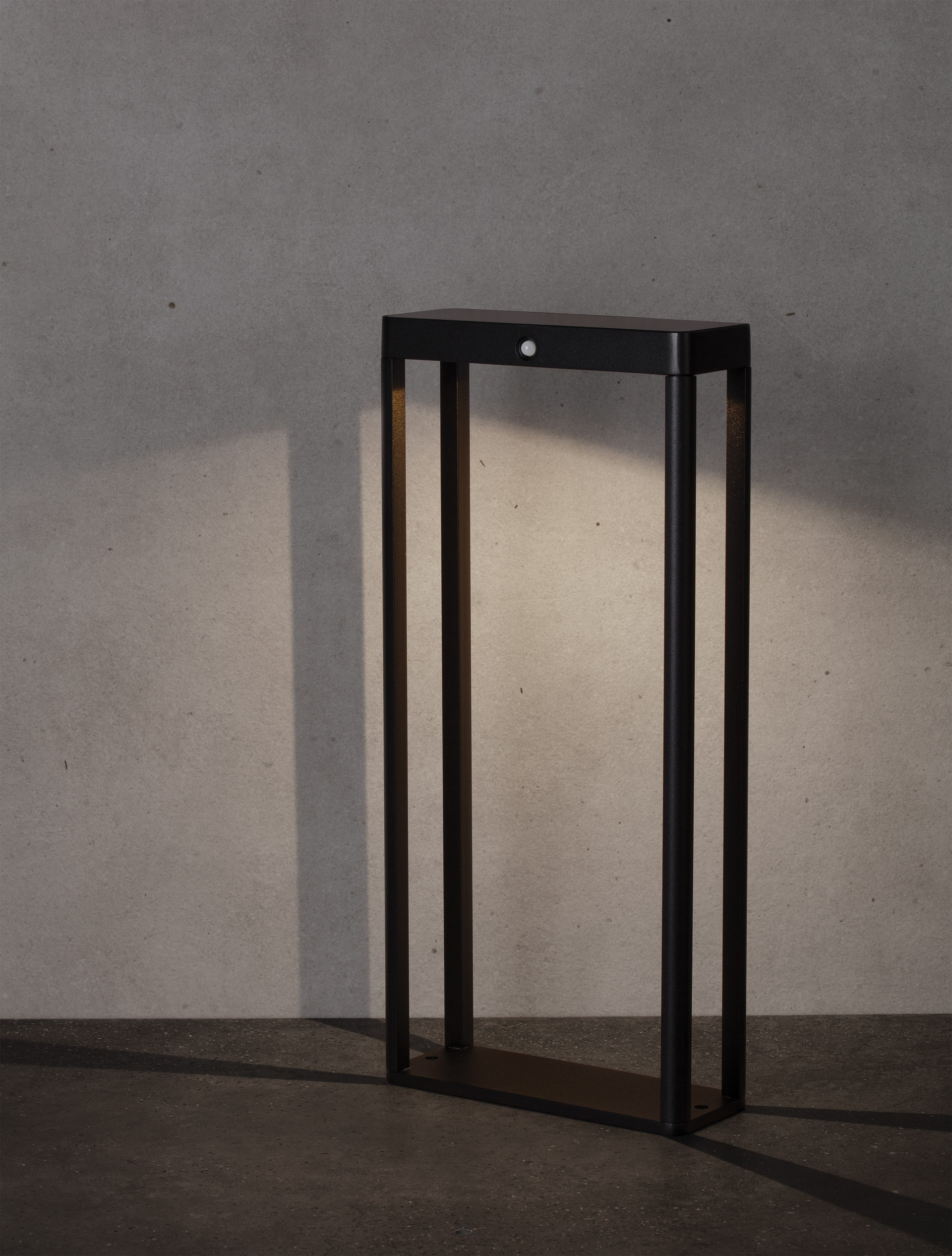 BERNI | L 23 W 8.6 H 50 cm | 2 W | 3000 K | 108 lm | IP65 | Black | Aluminum