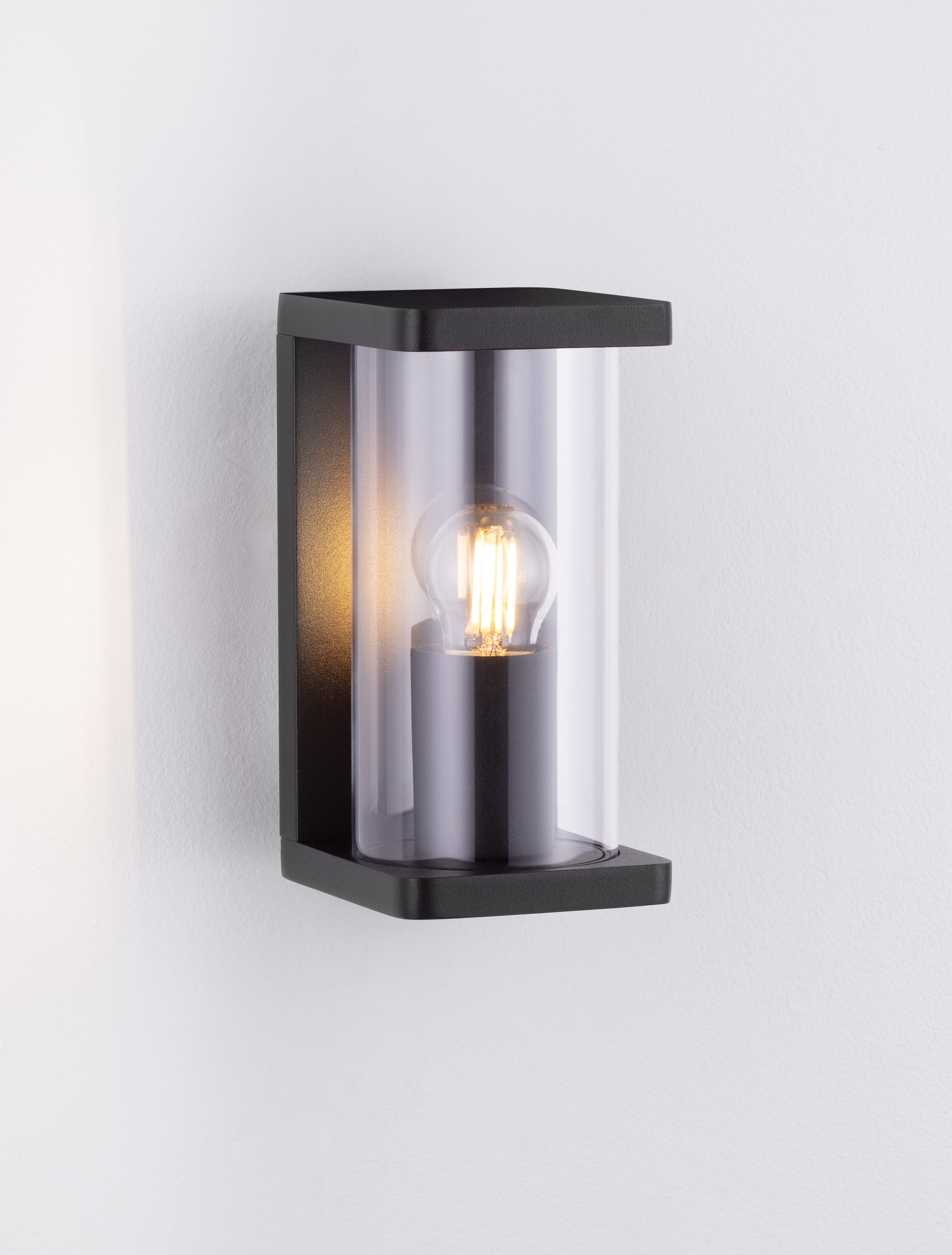 ADORAY | L 10 W 14.2 H 19.7 cm | 12 W | IP65 | Black | Aluminum