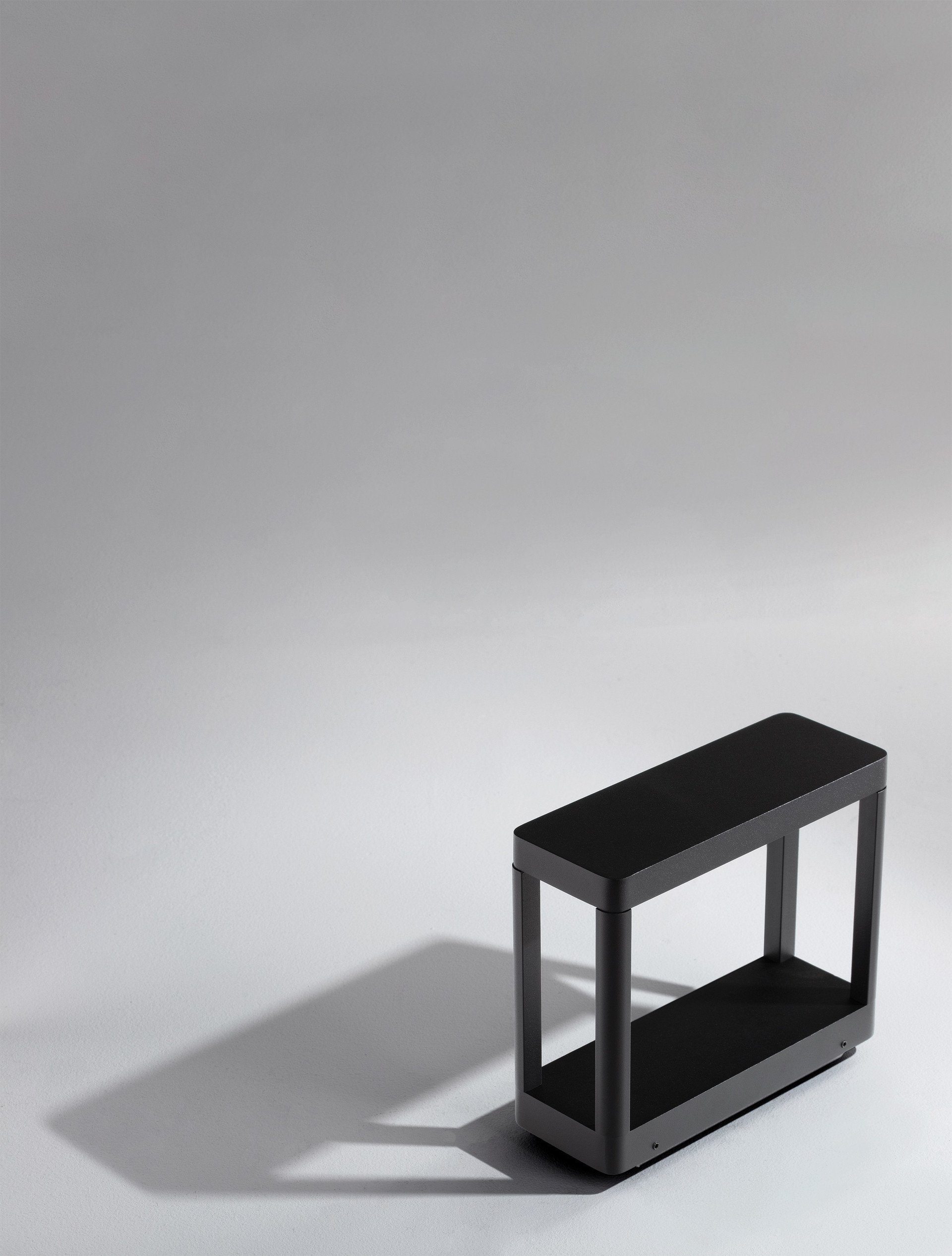 COSMIC | L 23 W 8.6 H 20 cm | 8 W | 3000 K | 407 lm | IP65 | Black | Aluminum