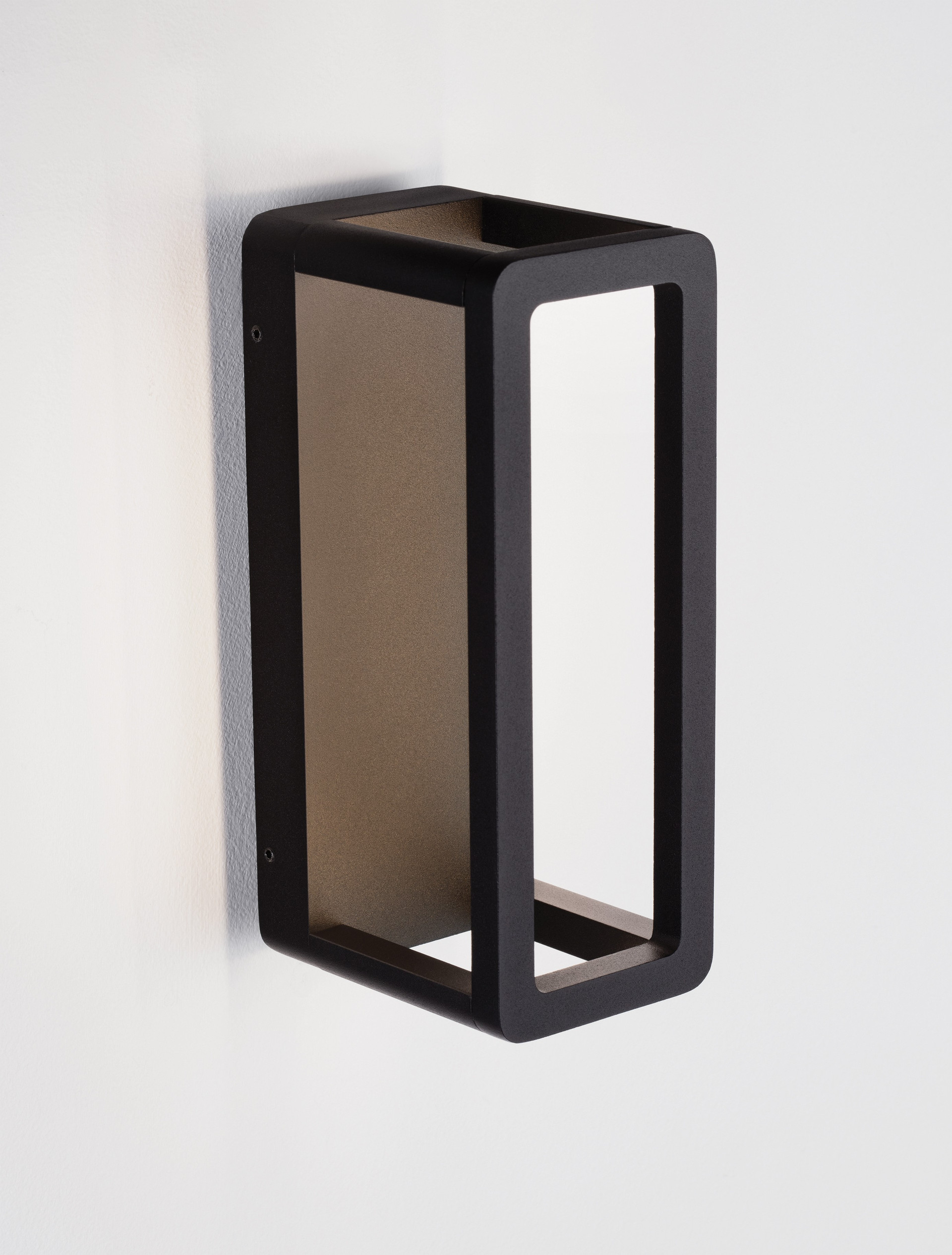 COSMIC | L 8.6 W 12.5 H 23 cm | 9 W | 3000 K | 255 lm | IP65 | Black | Aluminum