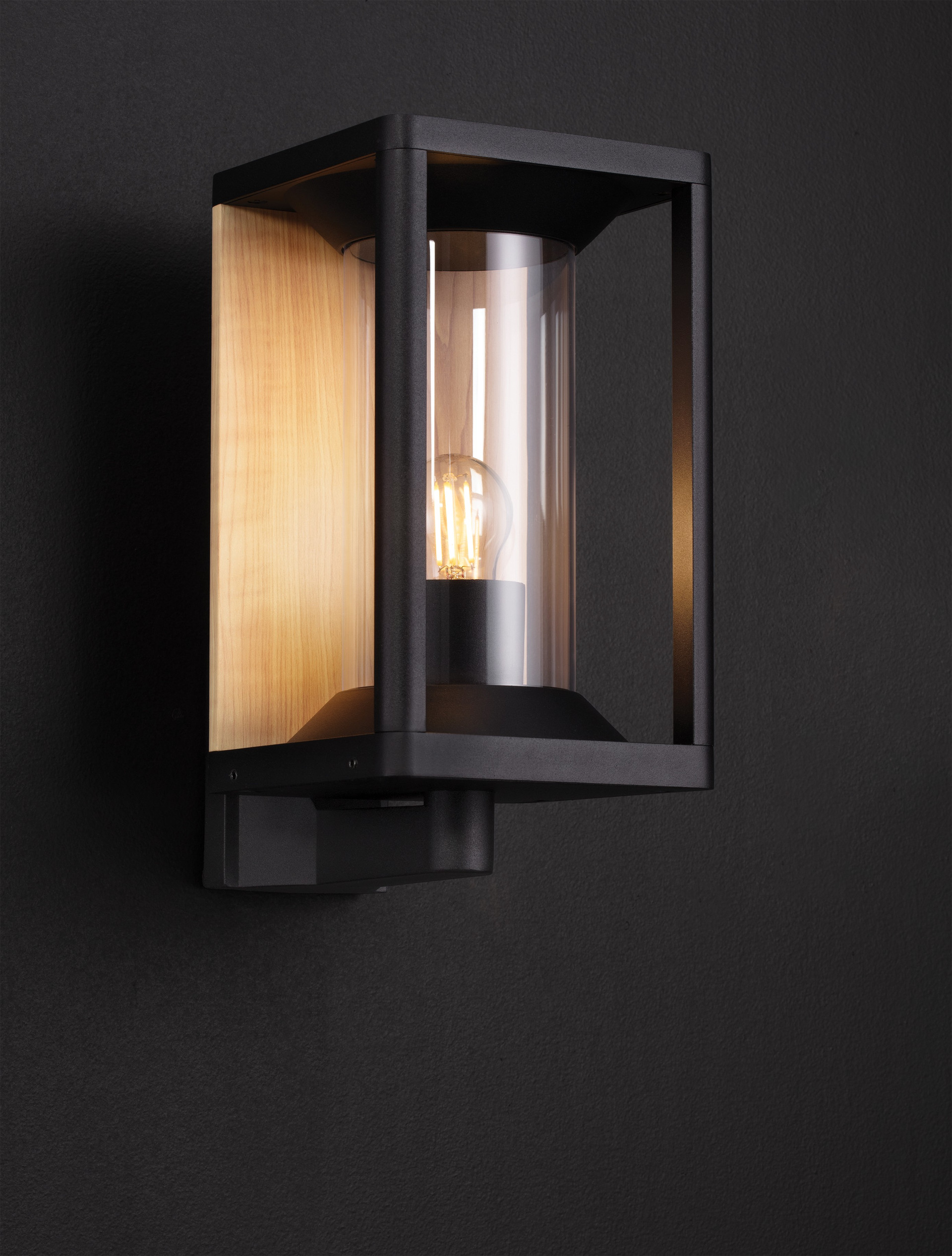 PACIFIC | L 14.5 W 20.6 H 27.6 cm | 12 W | IP65 | Black/Natural Wood | Aluminum/Wood