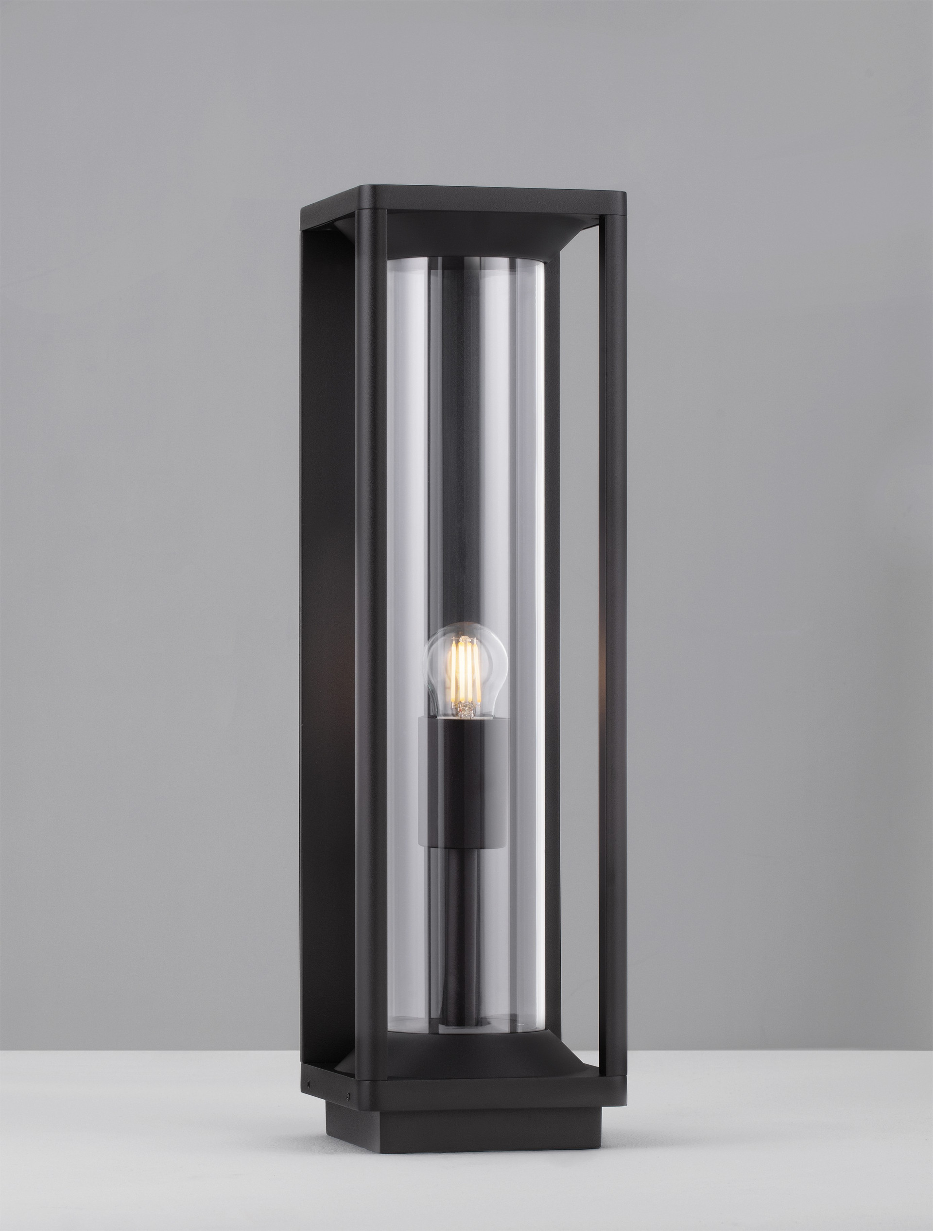 PACIFIC | L 14.5 W 14.5 H 50 cm | 12 W | IP65 | Black | Aluminum