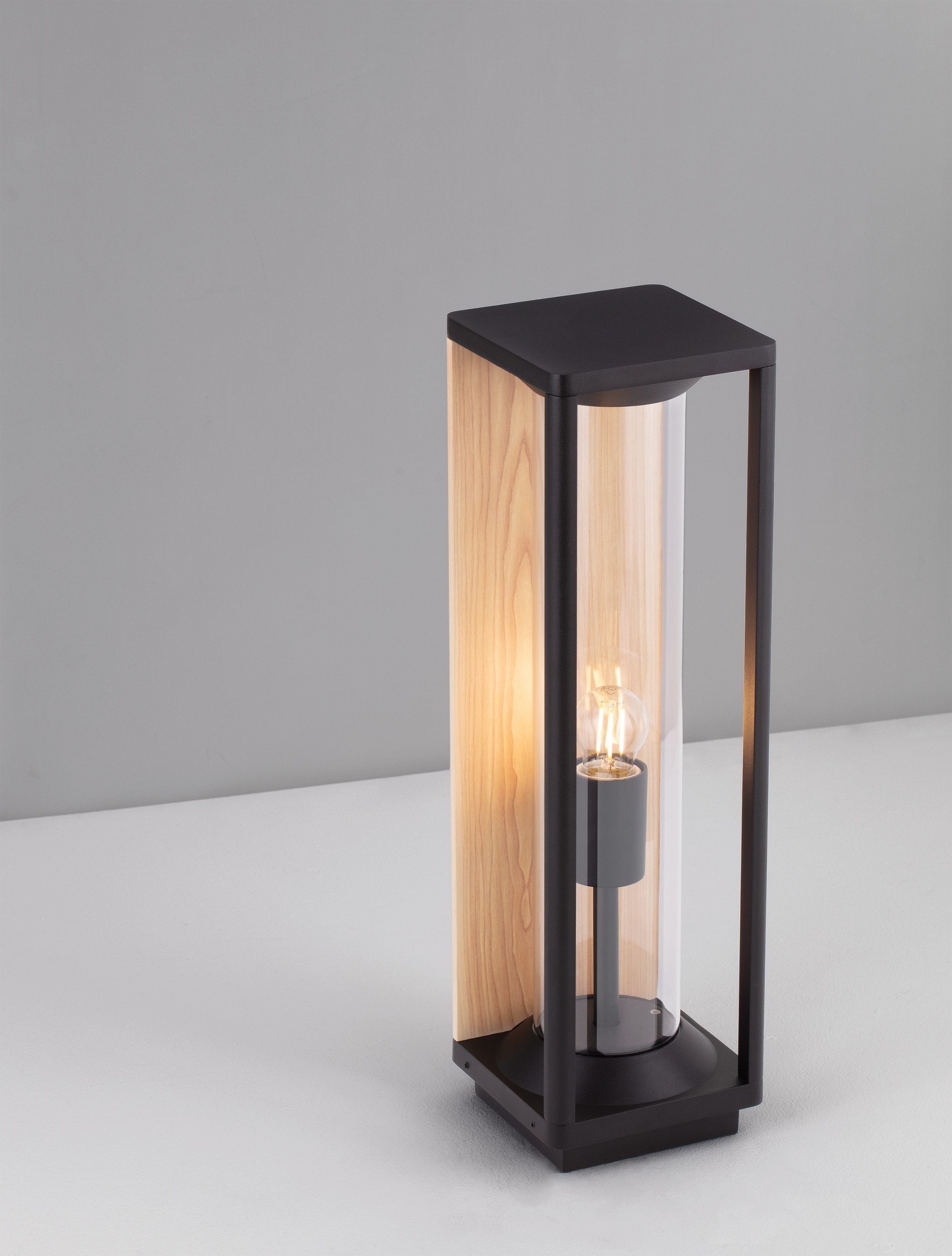 PACIFIC | L 14.5 W 14.5 H 50 cm | 12 W | IP65 | Black/Natural Wood | Aluminum