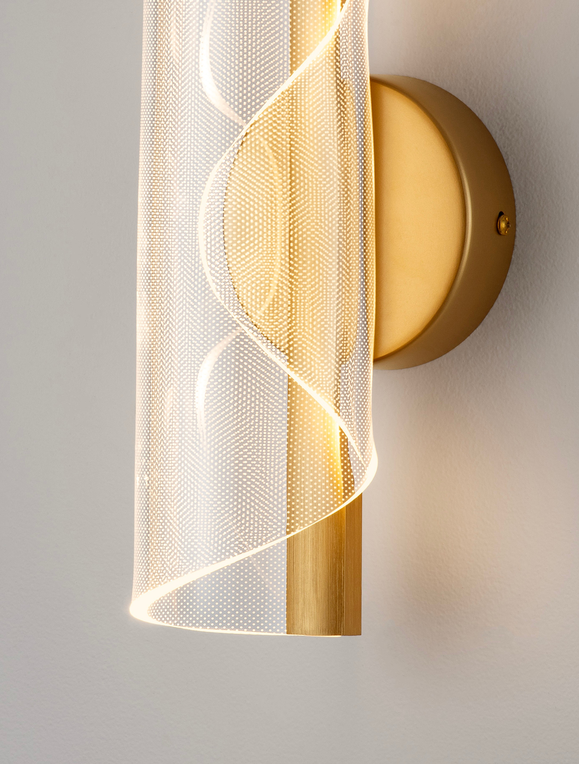 VALENTIN | L 11 W 13 H 31 cm | 9 W | 3000 K | 688 lm | IP20 | Oro | Alluminio/Acrilico