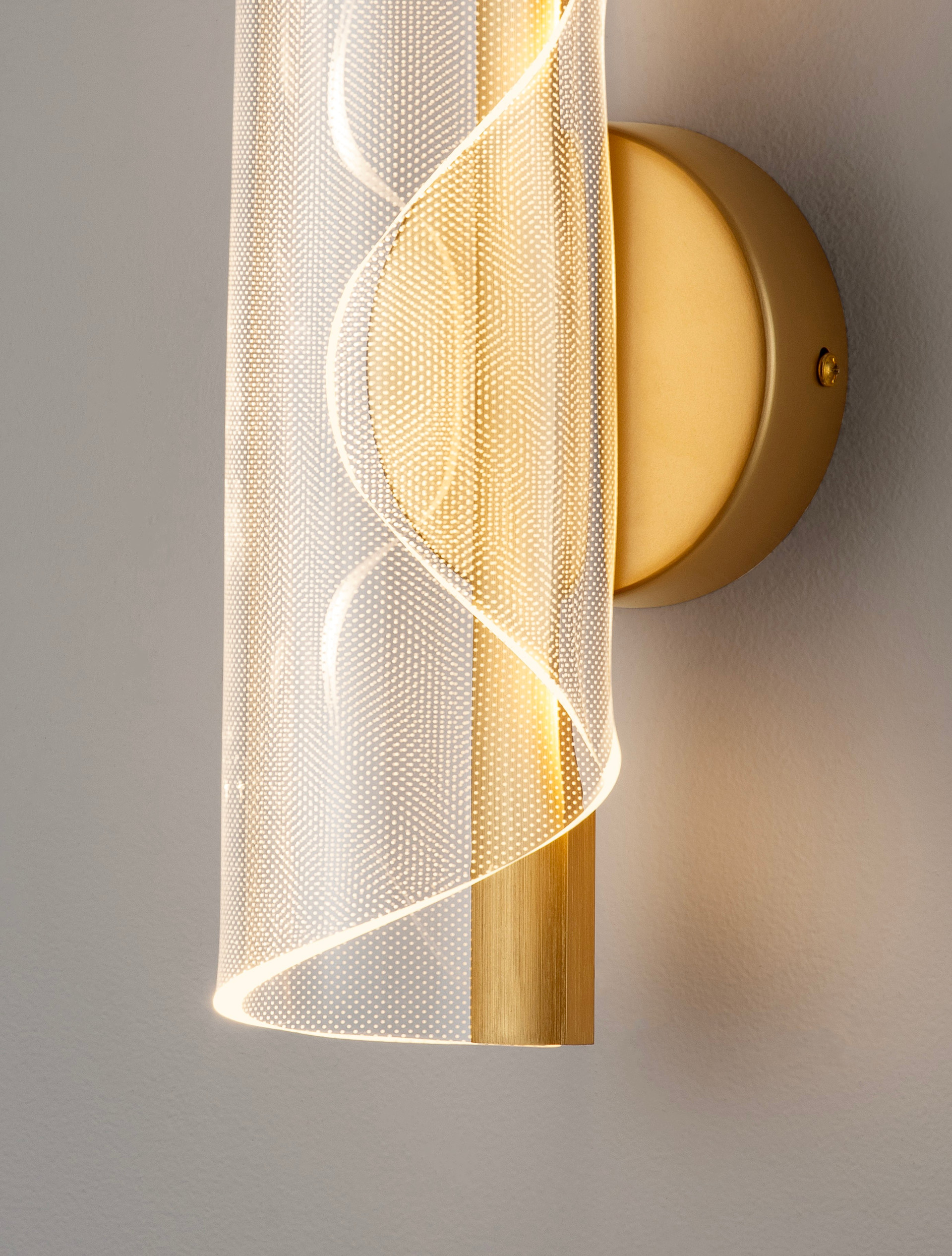 VALENTIN | L 11 W 13 H 31 cm | 9 W | 3000 K | 688 lm | IP20 | Oro | Alluminio/Acrilico