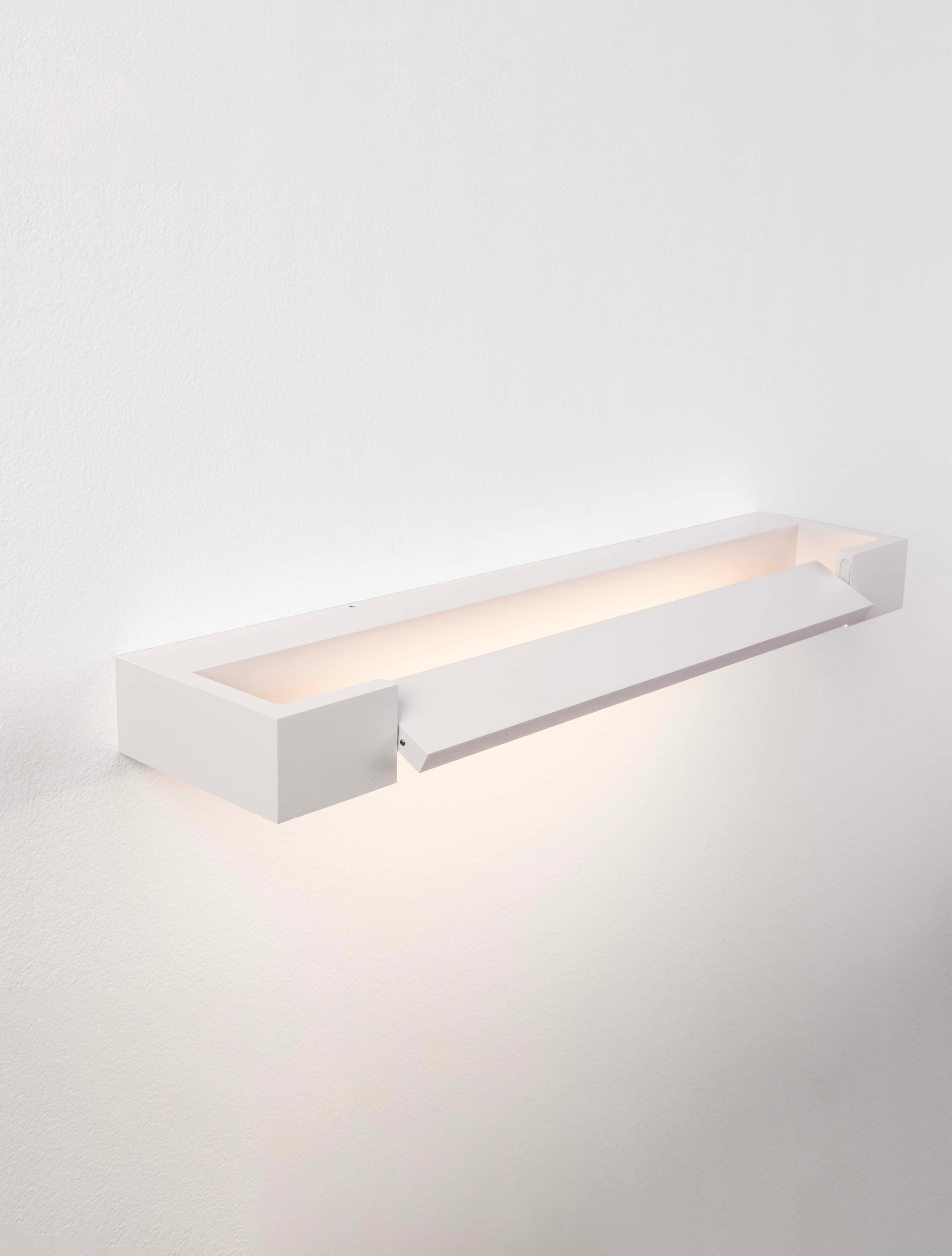 ARGA | L 45 W 10 H 4 cm | 12 W | 3000 K | 1100 lm | IP44 | White | Aluminum