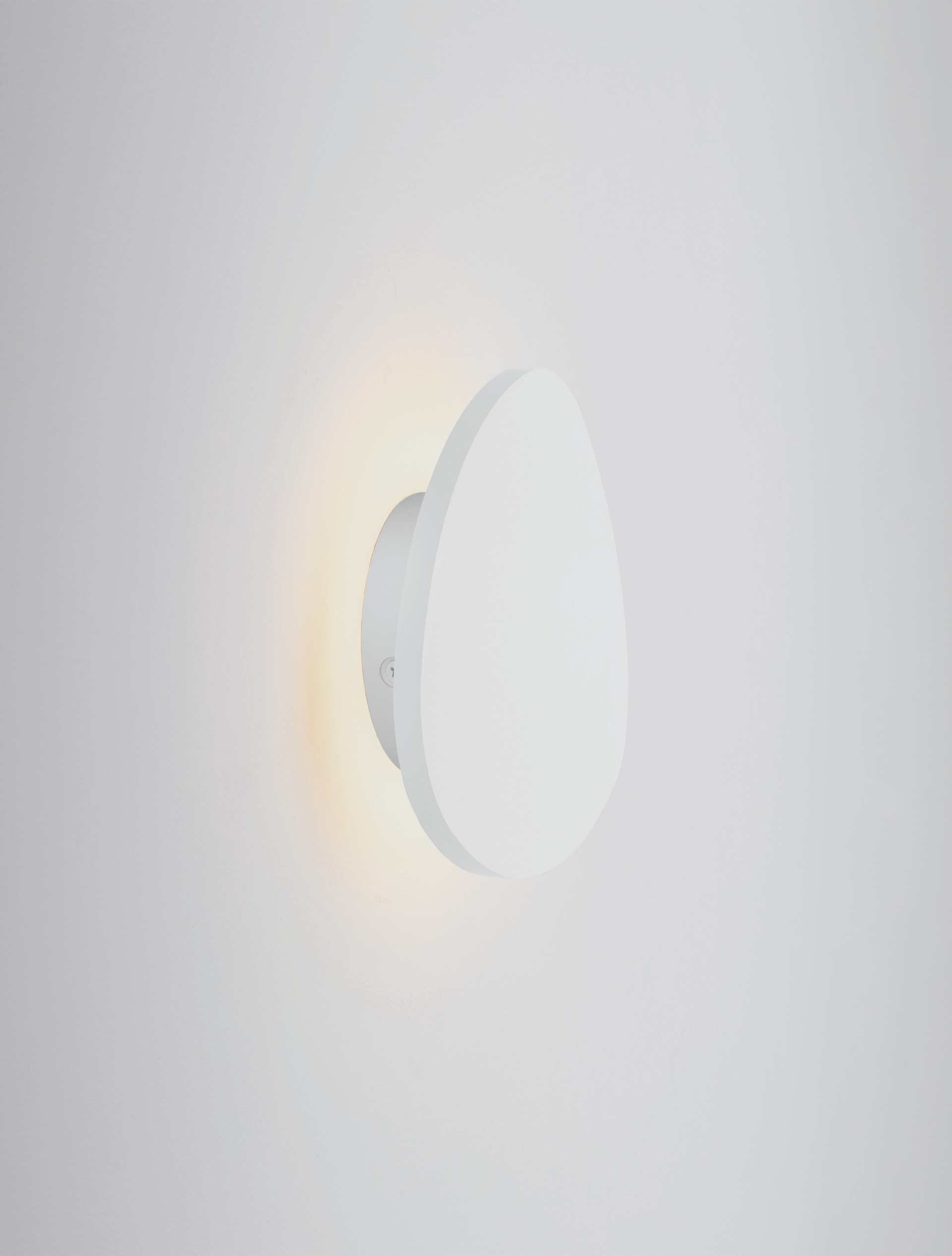 ATENA | L 19.9 W 3.5 H 19.1 cm | 8 W | 3000 K | 507 lm | IP20 | White | Aluminum