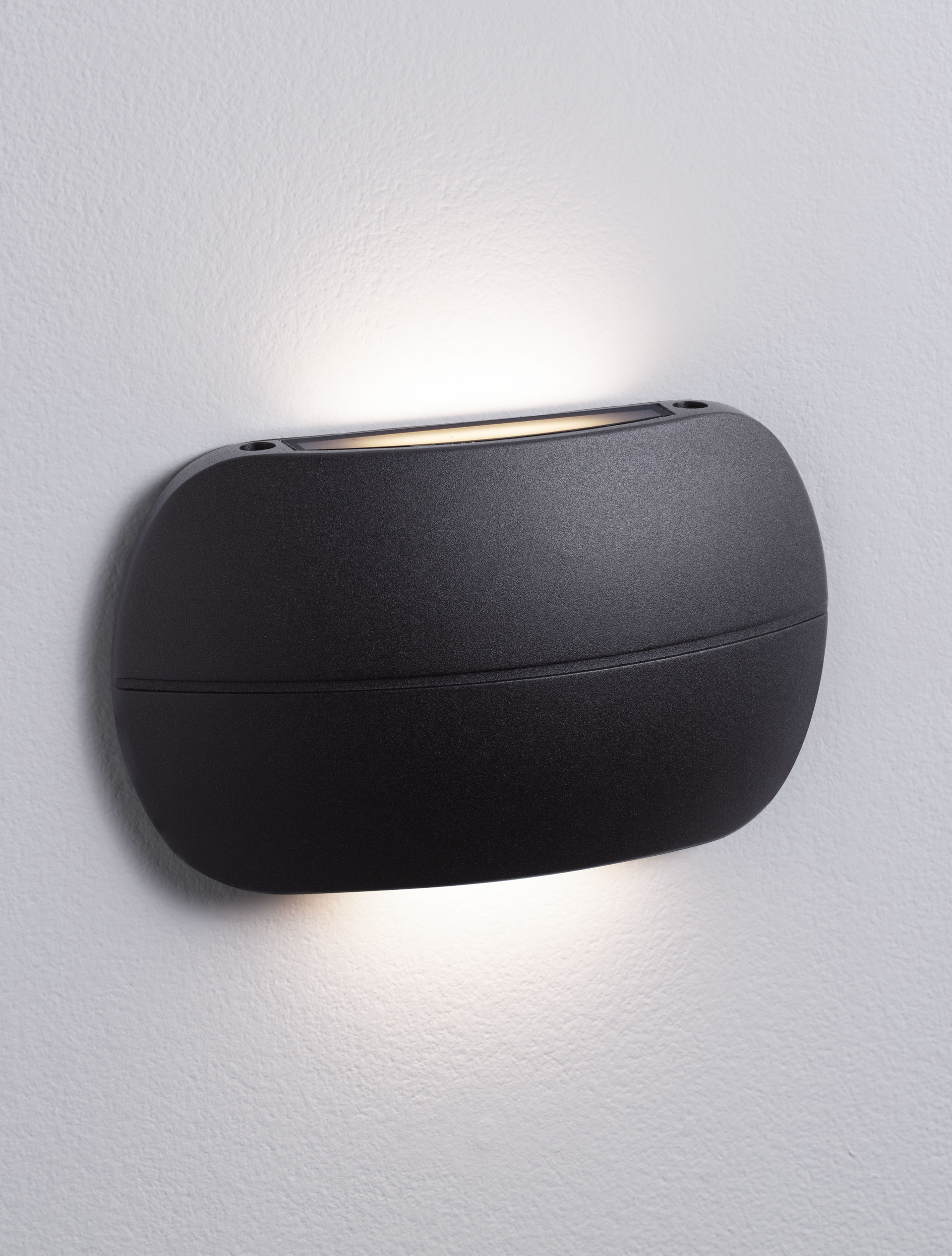 PRATO | L 18.4 W 3.6 H 11 cm | 10 W | 3000 K | 434 lm | IP65 | Black | Aluminum