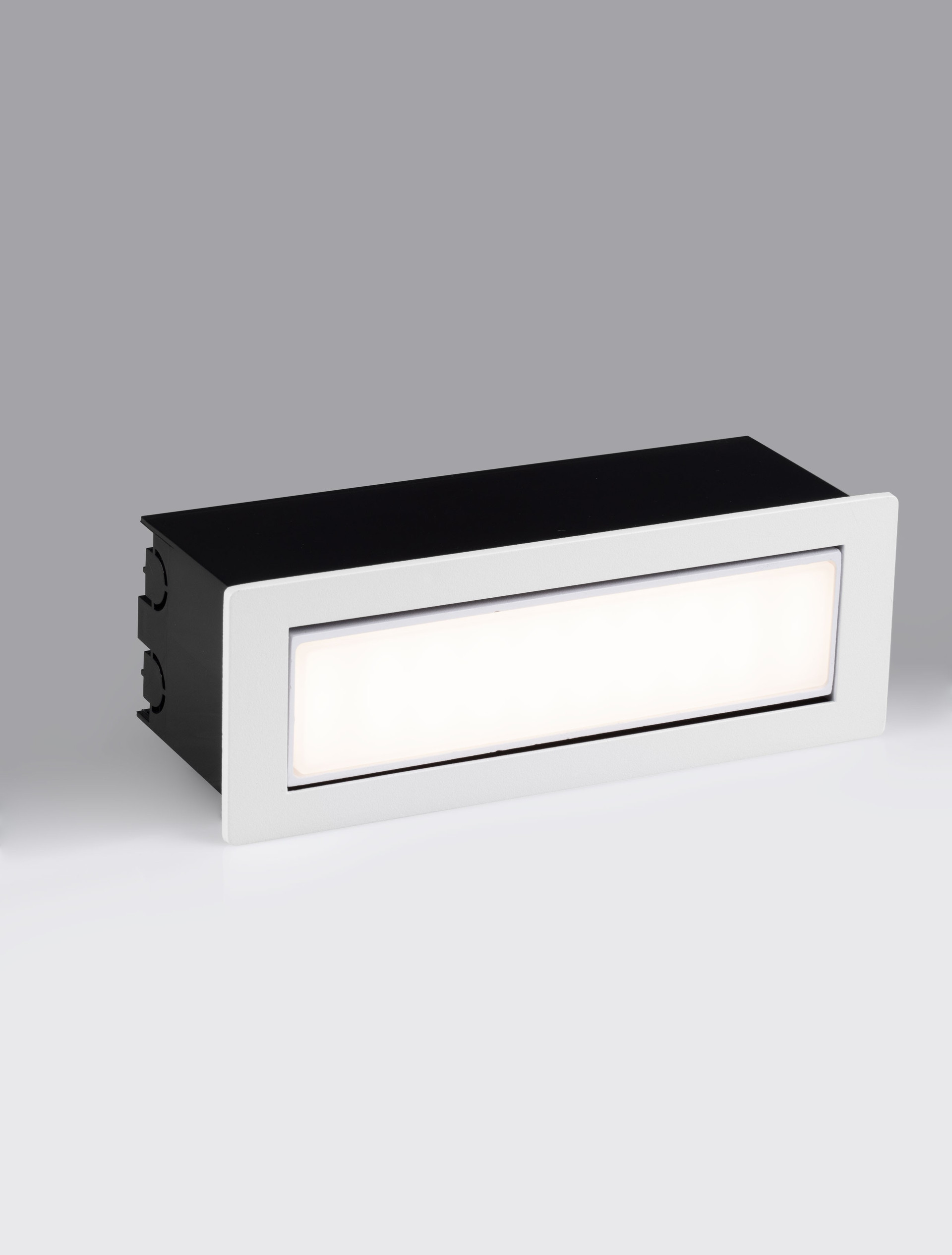 ECHO | L 17.6 W 6.3 H 6.25 cm | 6 W | 3000 K | 370 lm | IP54 | White | Aluminum