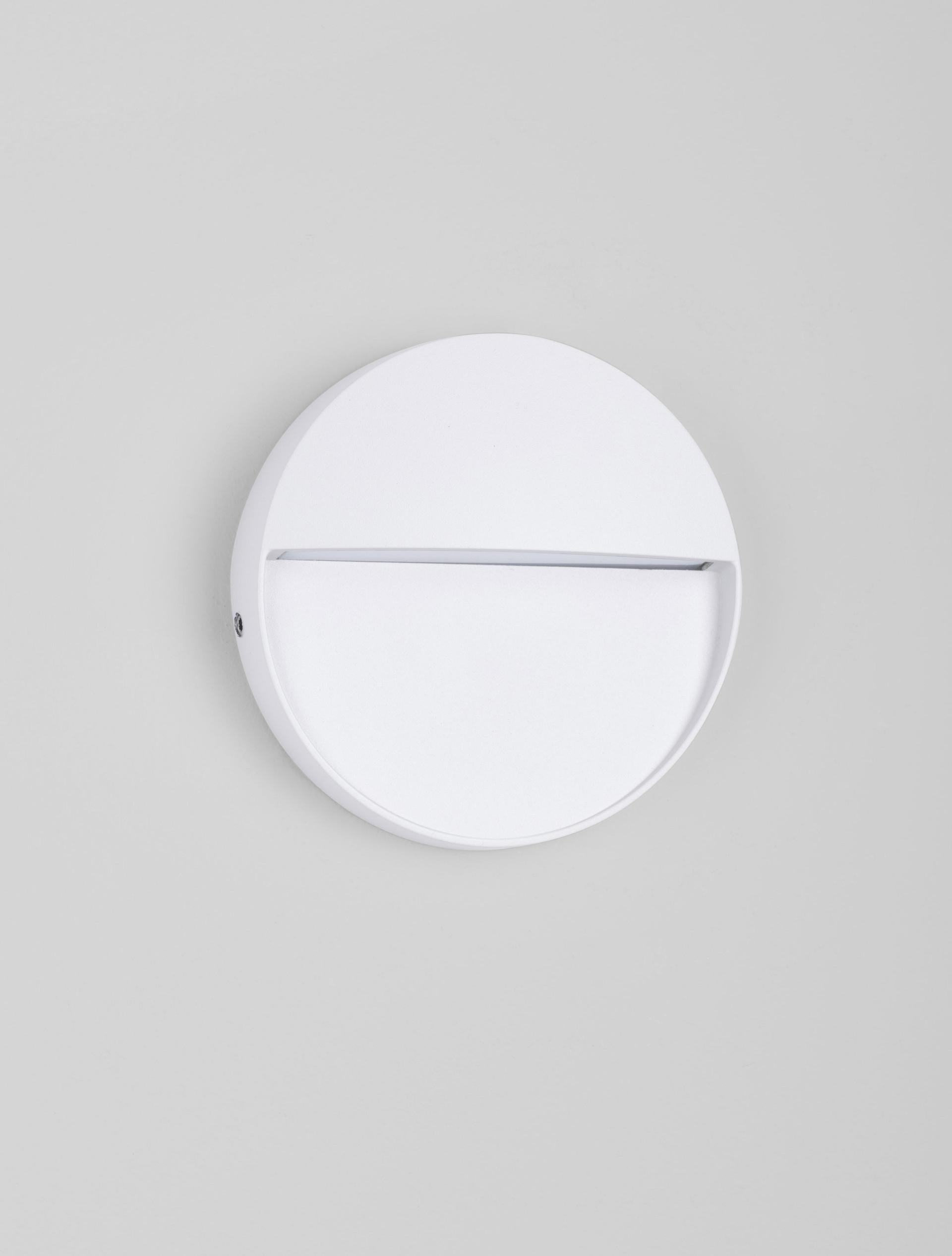 TOBY | W 2.2 D 11 cm | 3 W | 3000 K | 99 lm | IP54 | White | Aluminum