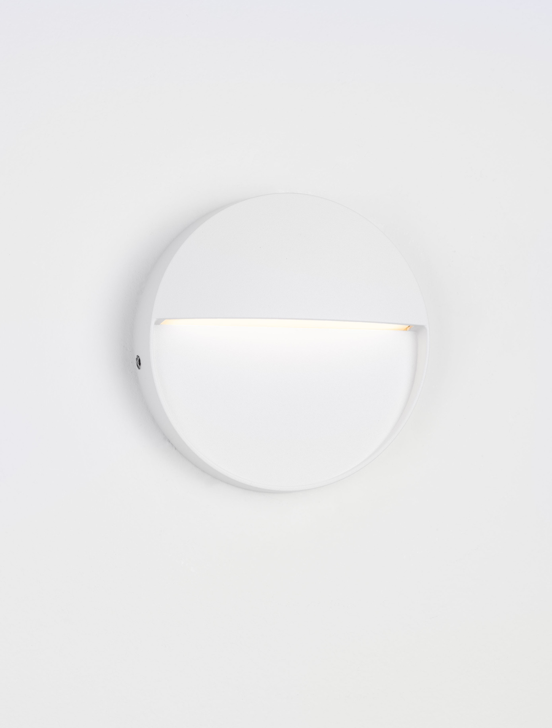 TOBY | W 2.2 D 11 cm | 3 W | 3000 K | 99 lm | IP54 | White | Aluminum