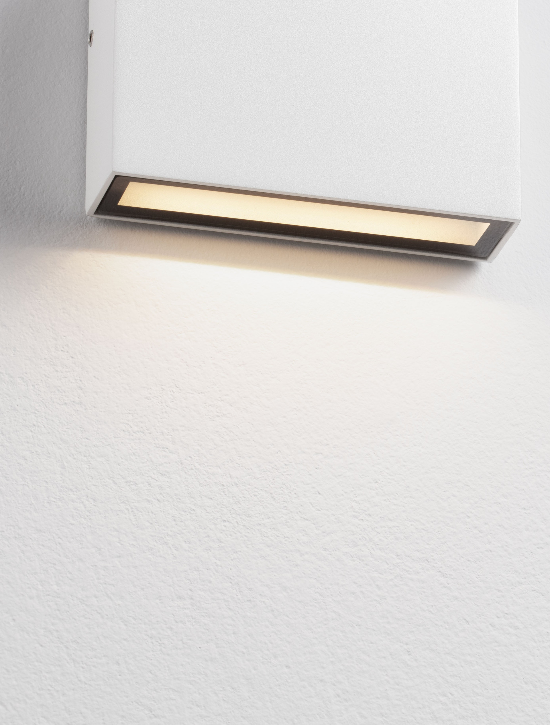 TICK | L 11.5 W 3 H 9 cm | 4 W | 3000 K | 218 lm | IP54 | White | Aluminum