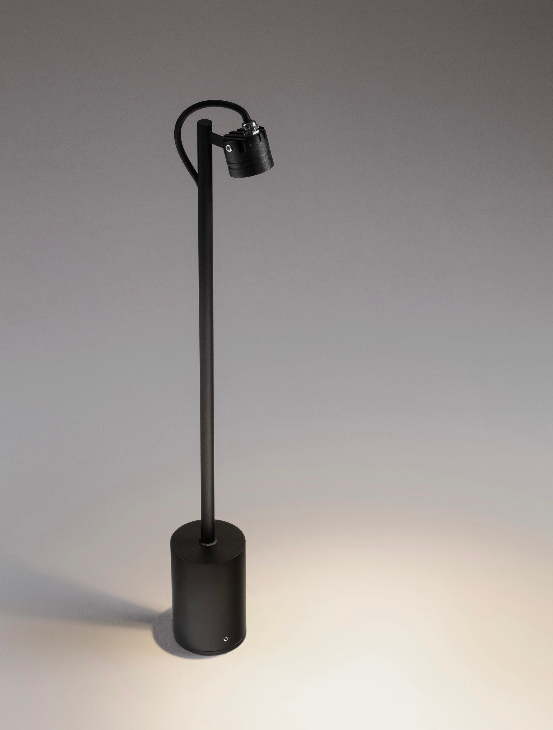 SENTO | W 6 H 50 D 6.5 cm | 3 W | 3000 K | 135 lm | IP65 | Black | Aluminum