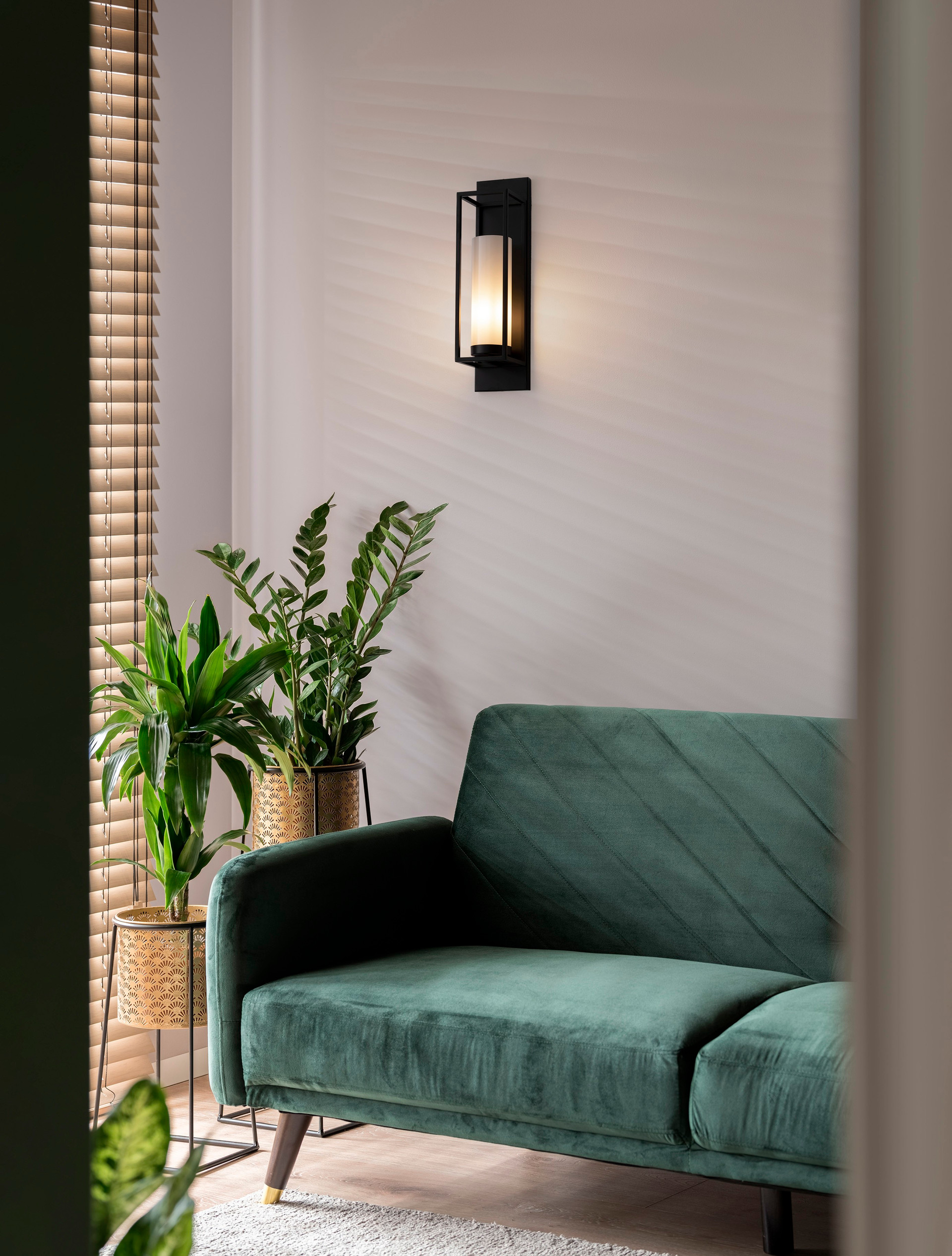 JULIET | L 13 W 14.7 H 63 cm | 5 W | IP20 | Black/White | Glass/Metal