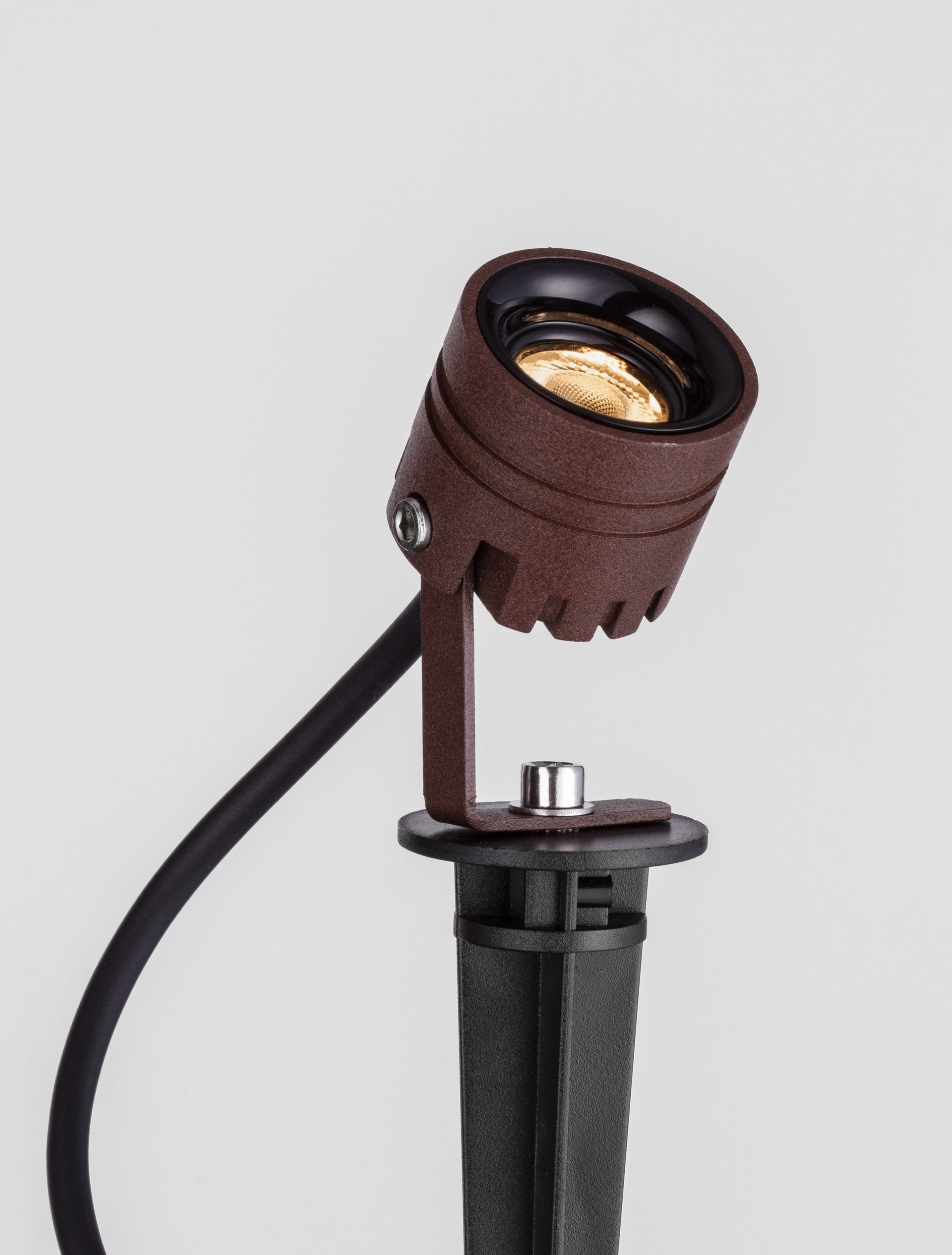 Sento 27-3W | H 5 D 3.5 cm | 3 W | 2700 K | 135 lm | IP65 | Corten | Aluminum