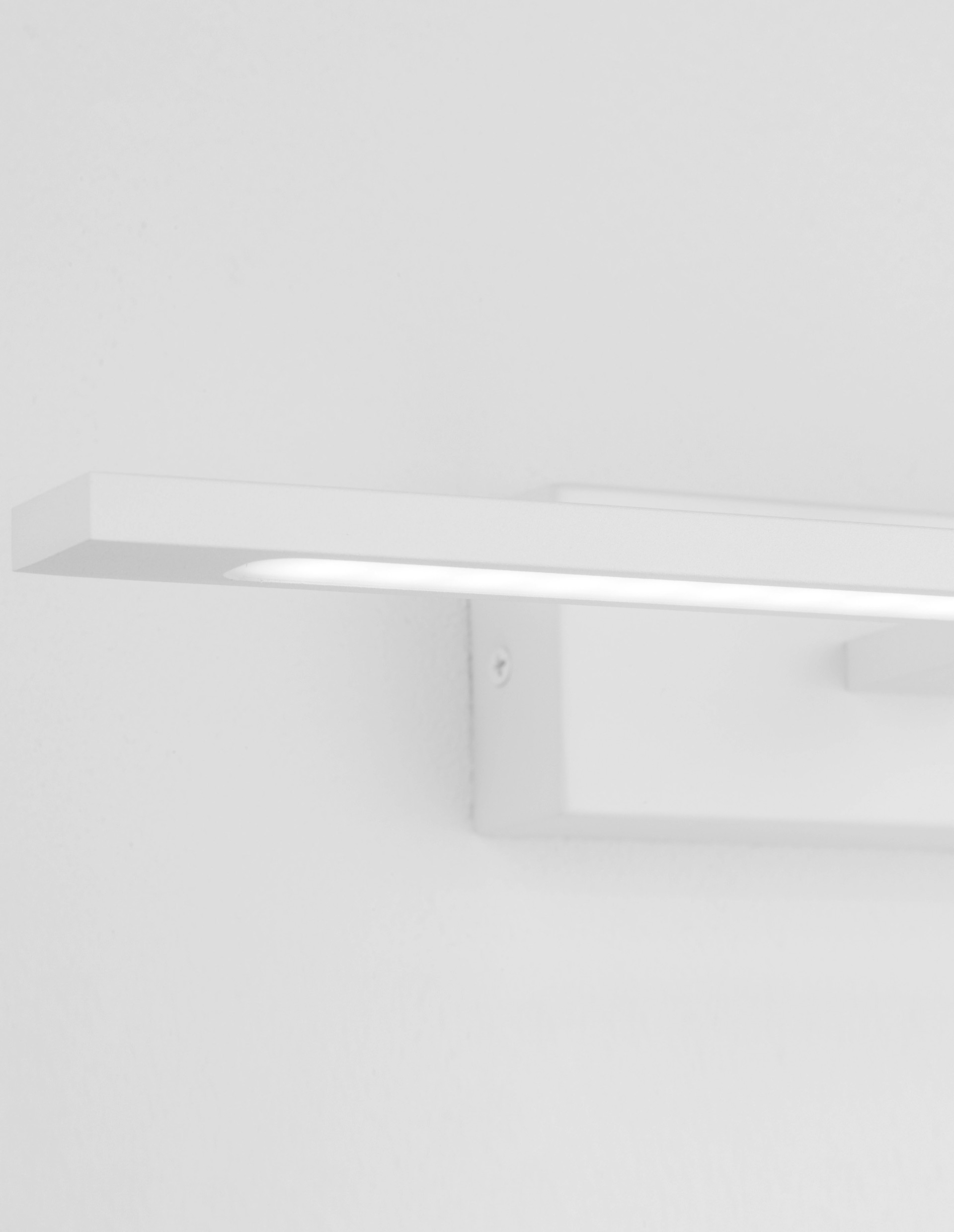 MONDRIAN | L 41.5 W 14 H 6 cm | 12 W | 3000 K | 913 lm | IP44 | White | Aluminum/Acrylic