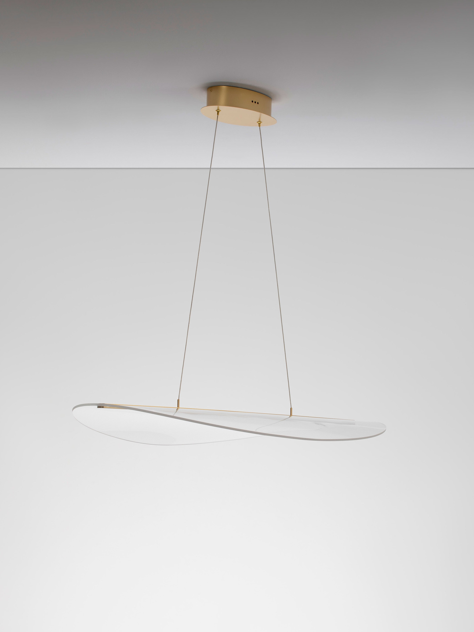AGOS | L 95 W 56 H 150 cm | 32 W | 3000 K | 2156 lm | IP20 | Gold | Aluminum/Acrylic