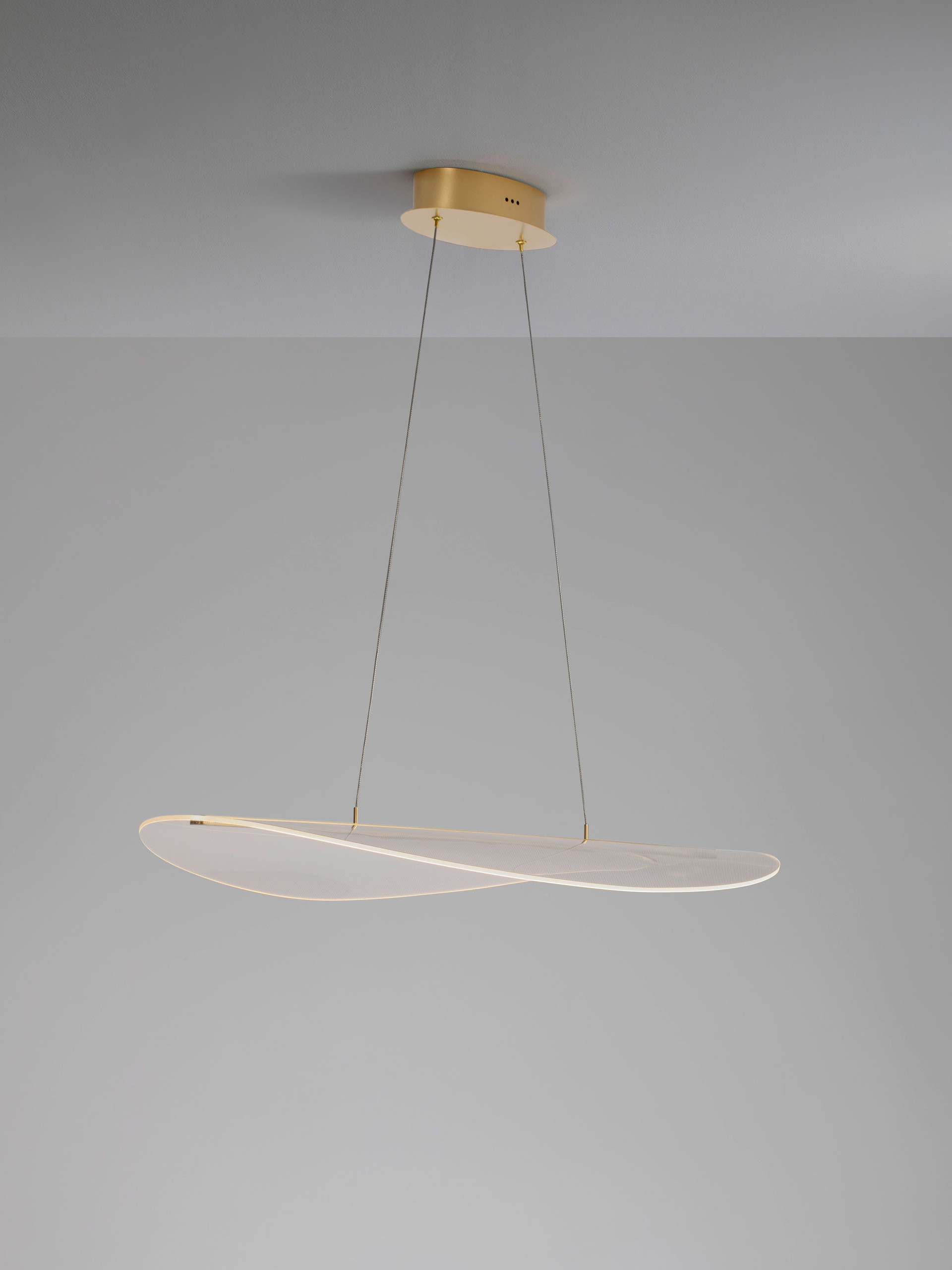 AGOS | L 95 W 56 H 150 cm | 32 W | 3000 K | 2156 lm | IP20 | Gold | Aluminum/Acrylic