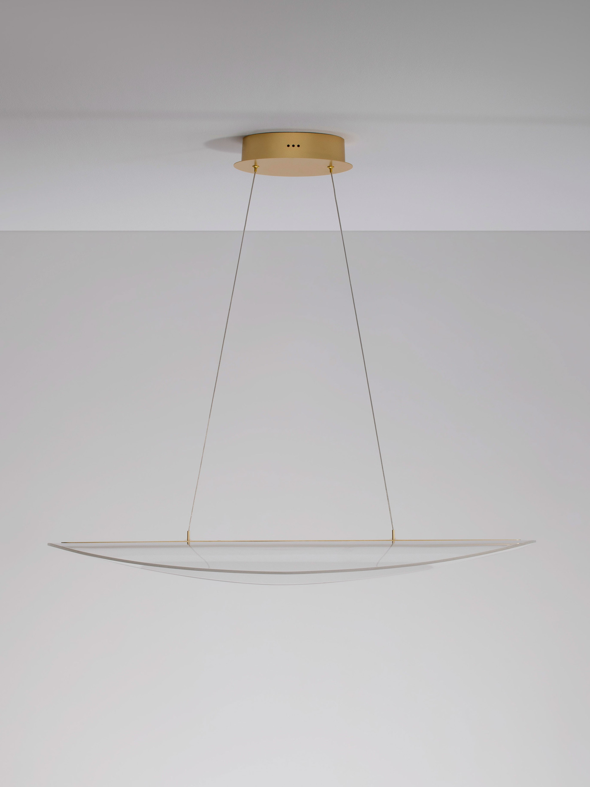 AGOS | L 95 W 56 H 150 cm | 32 W | 3000 K | 2156 lm | IP20 | Gold | Aluminum/Acrylic
