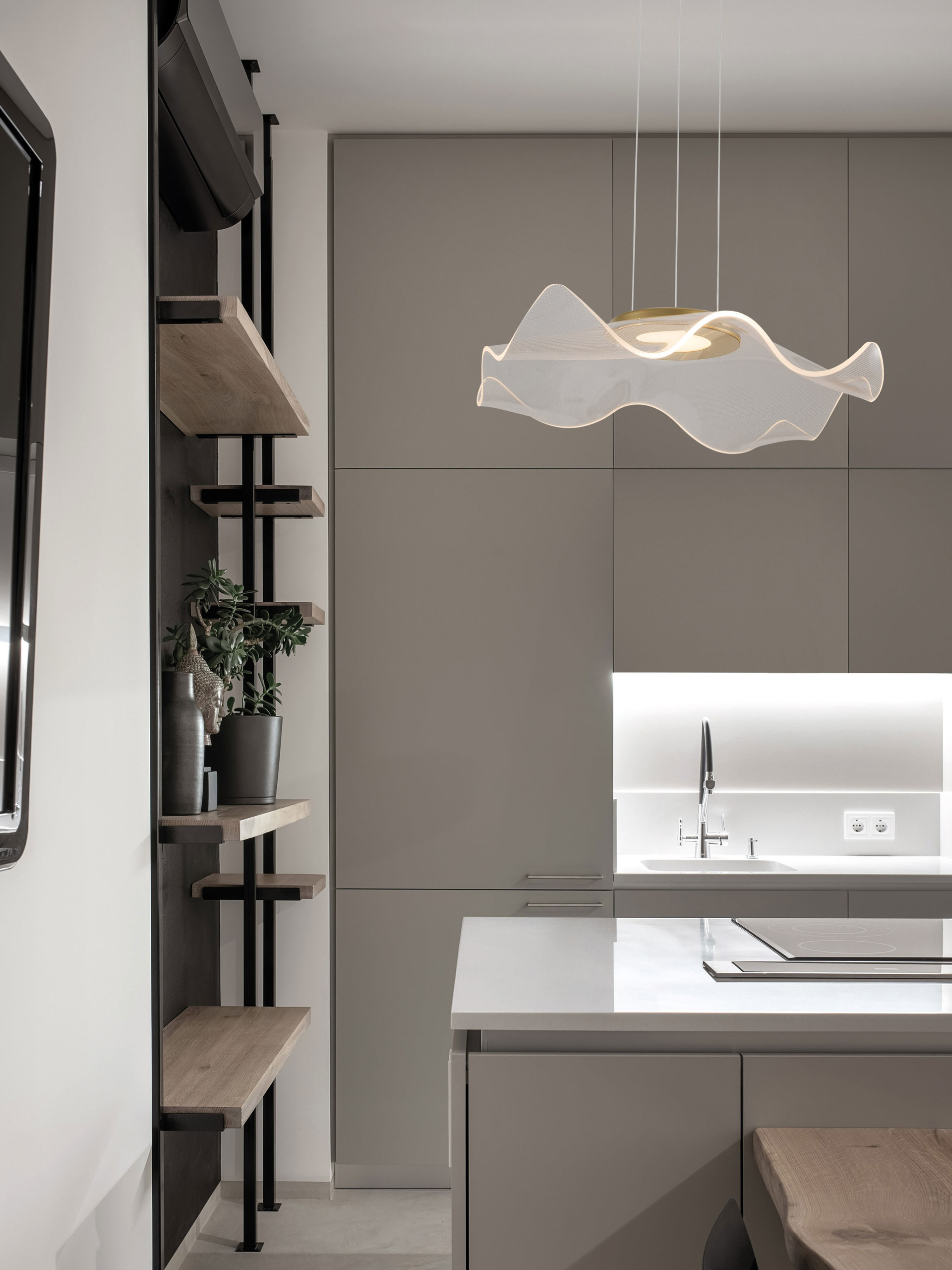 SIDERNO | L 50 W 50 H 150 cm | 31 W | 3000 K | 1296 lm | IP20 | Or | Aluminium/Acrylique