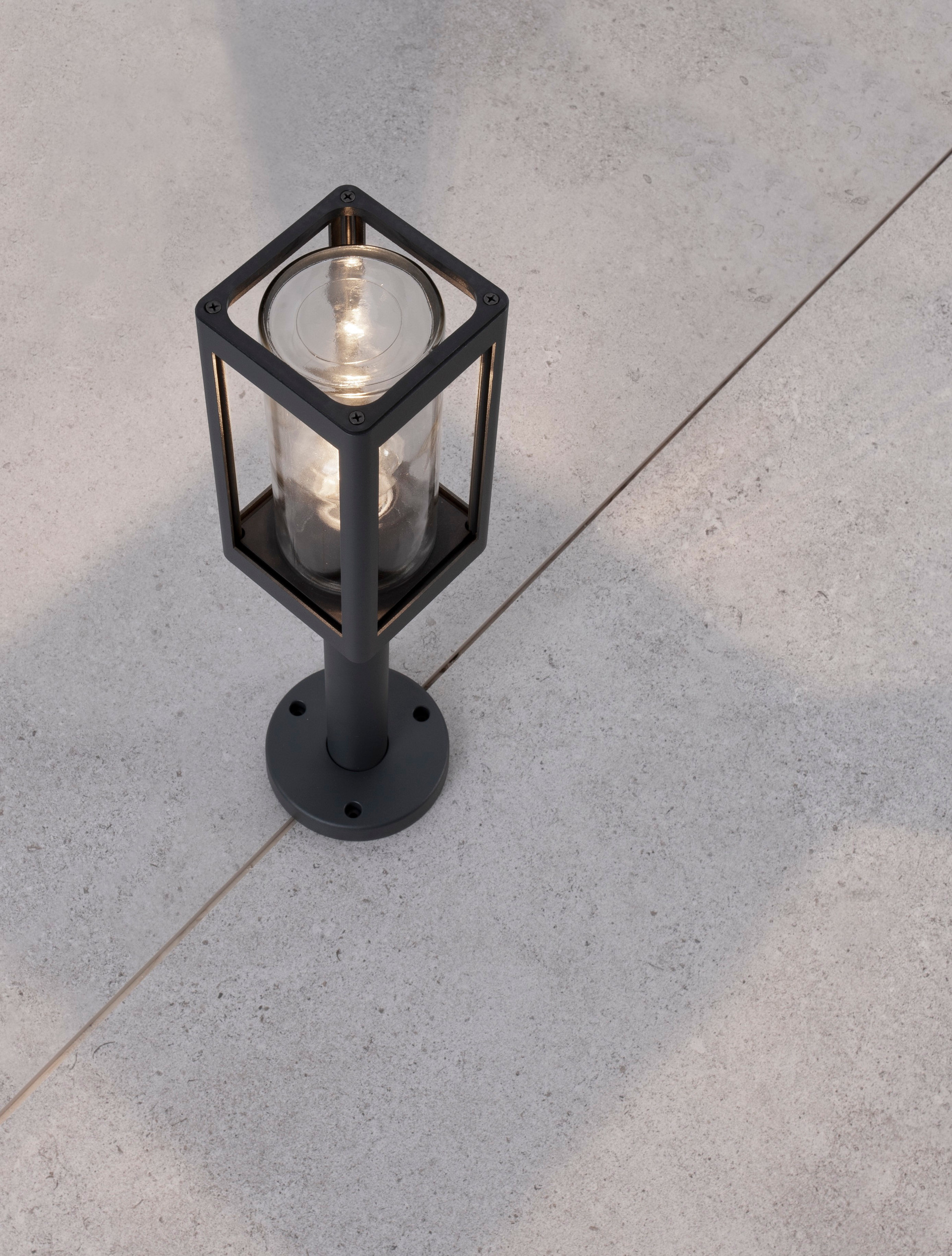 FIGO | L 11 W 11 H 50 cm | 12 W | IP54 | Grigio Scuro | Alluminio