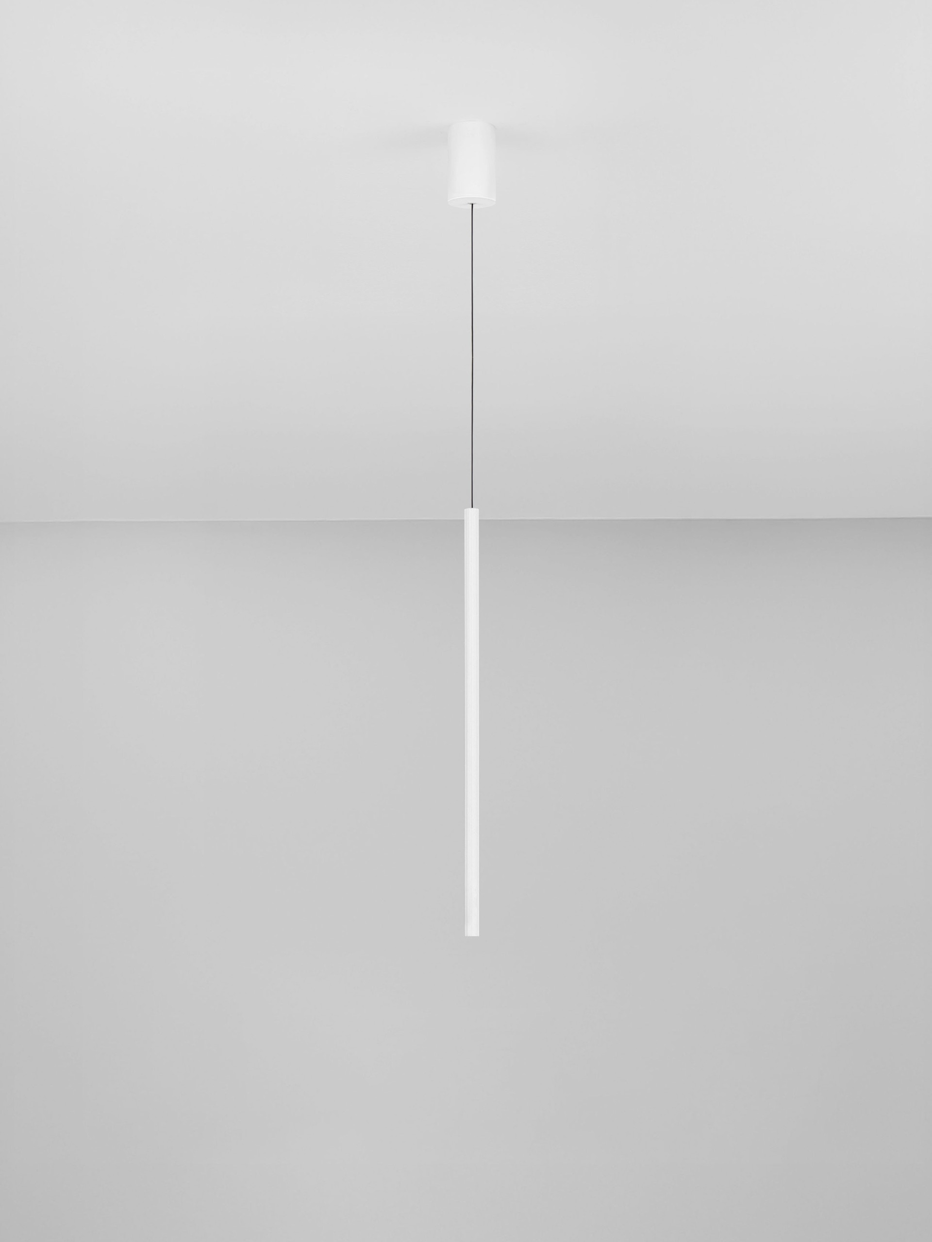 BRILLIA | H 250 D 7 cm | 4 W | 3000/2700/4000 K | 100 lm | IP20 | White | Aluminum