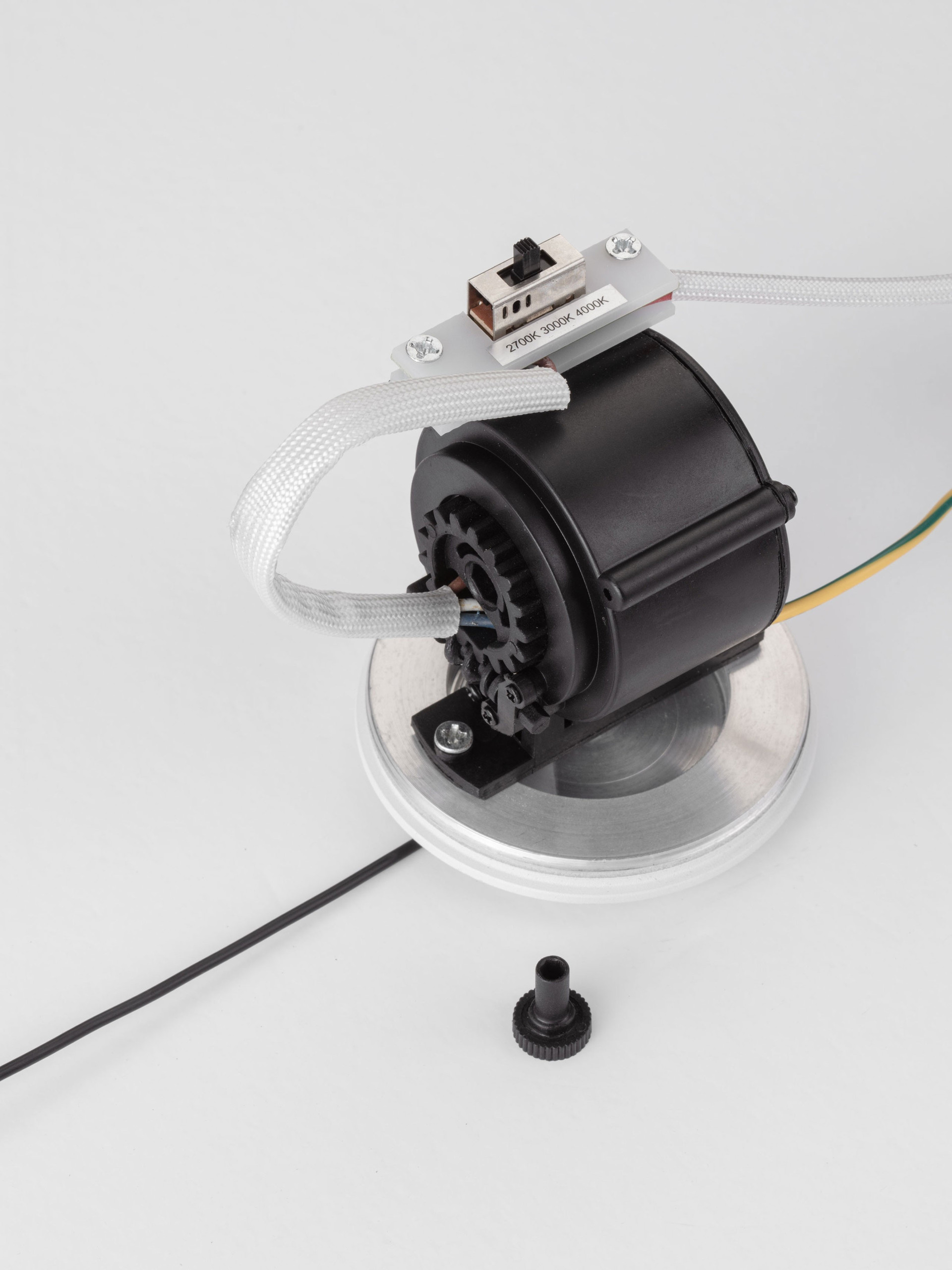 BRILLIA | H 250 D 7 cm | 4 W | 3000/2700/4000 K | 100 lm | IP20 | White | Aluminum