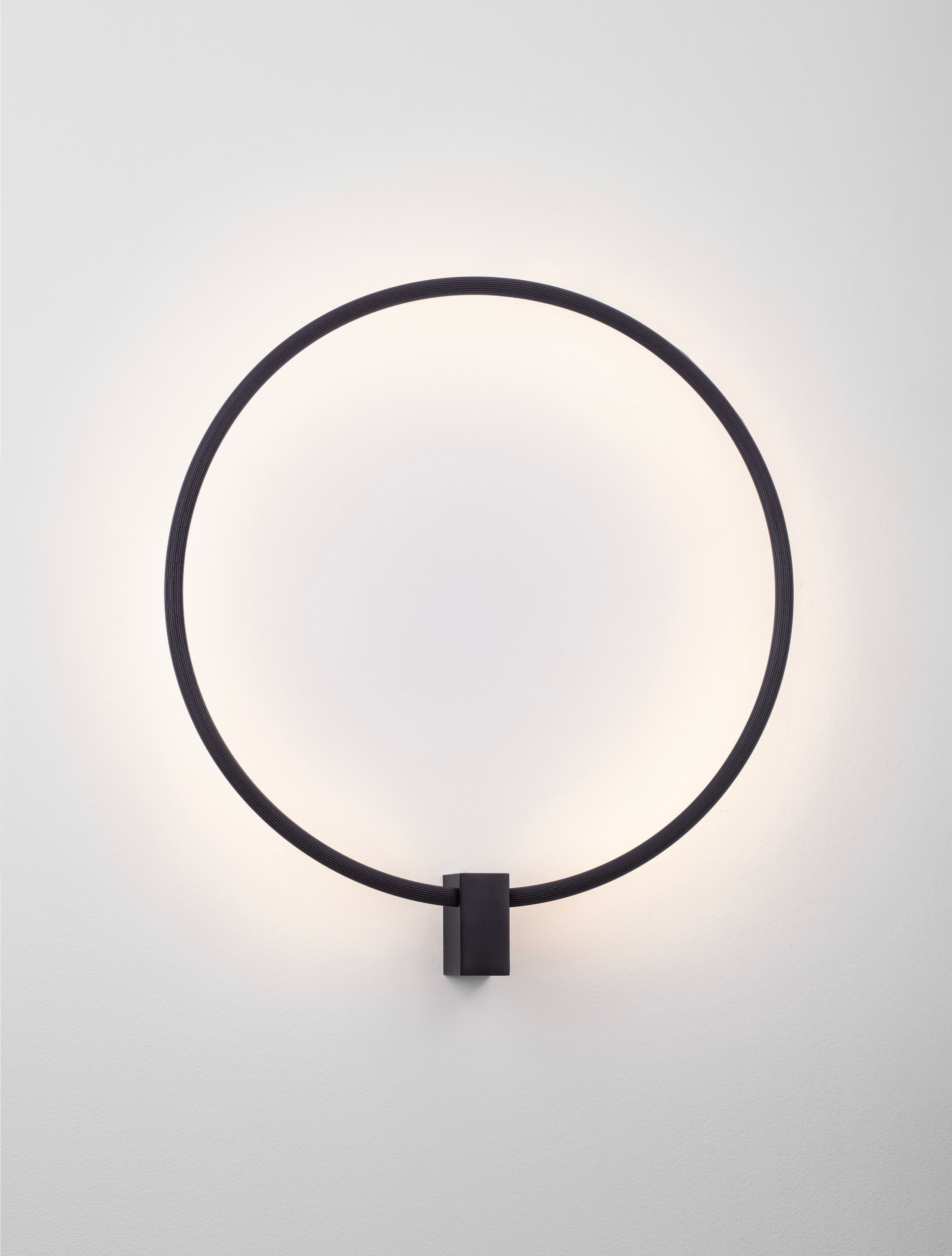CERCIO | W 10 H 55 D 50 cm | 21 W | 3000/2700/4000 K | 1050 lm | IP20 | Black | Aluminum