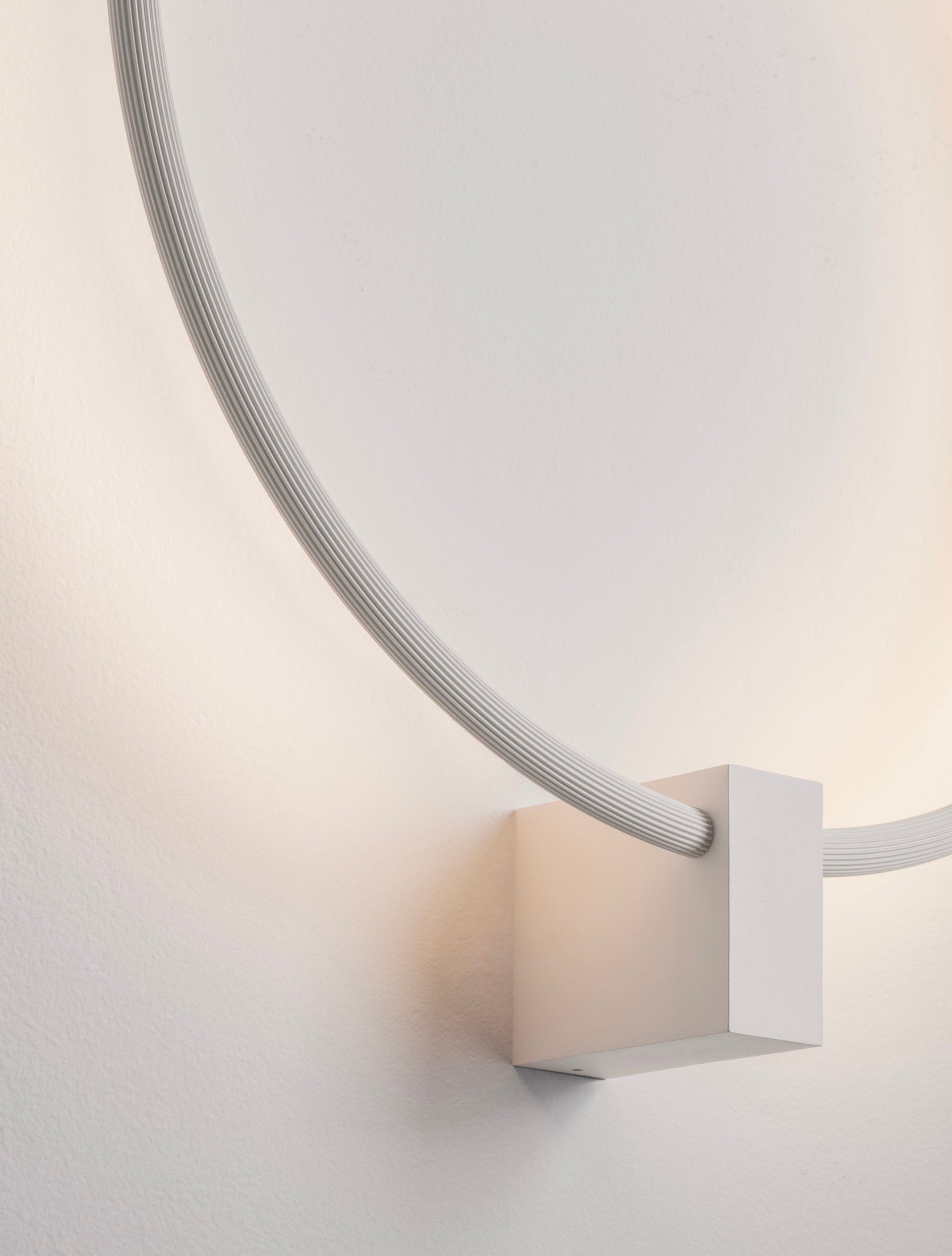 CERCIO | W 10 H 55 D 50 cm | 21 W | 3000/2700/4000 K | 1050 lm | IP20 | White | Aluminum