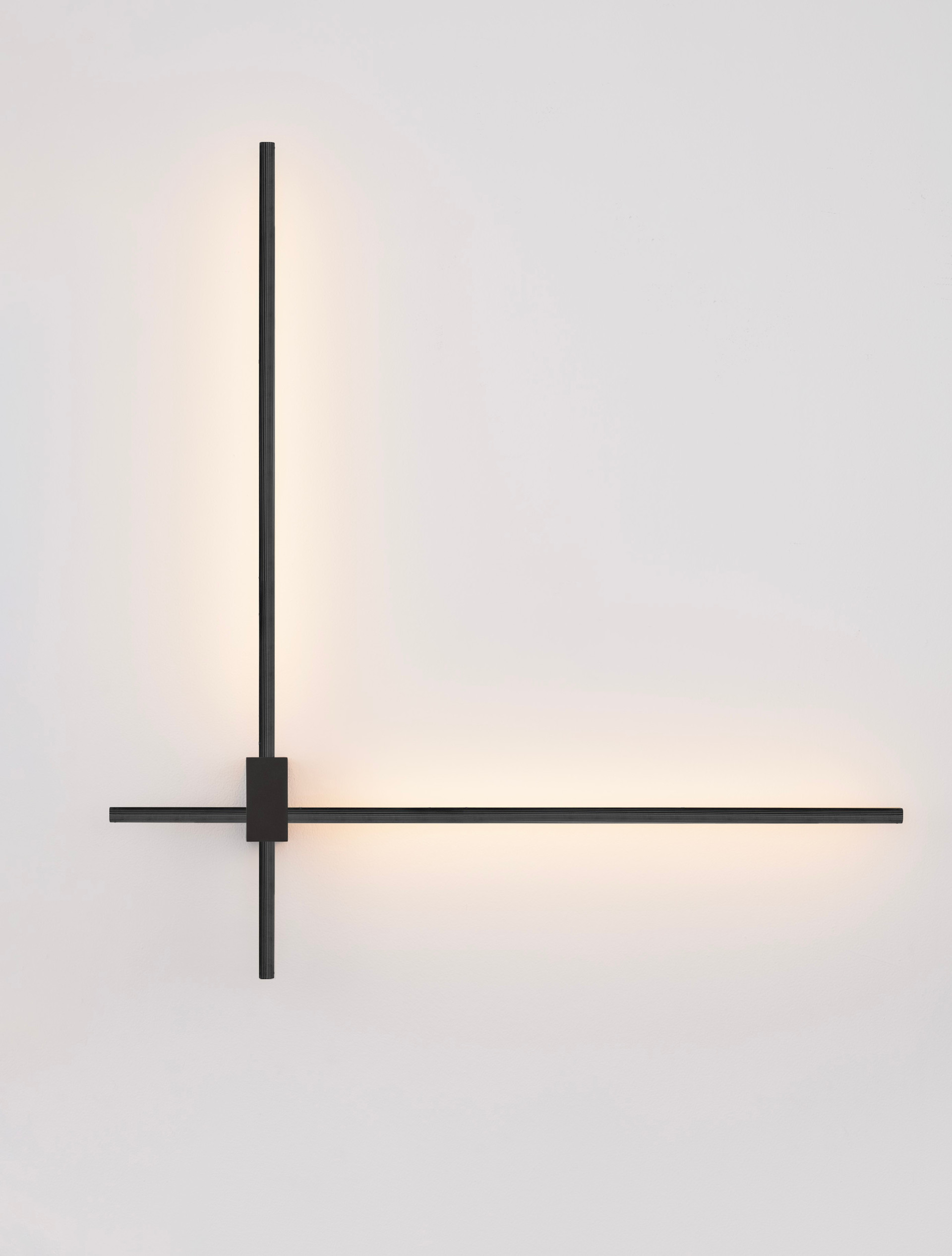 PEAK | L 76 W 9.5 H 80 cm | 20 W | 3000/2700/4000 K | 1000 lm | IP20 | Black | Aluminum