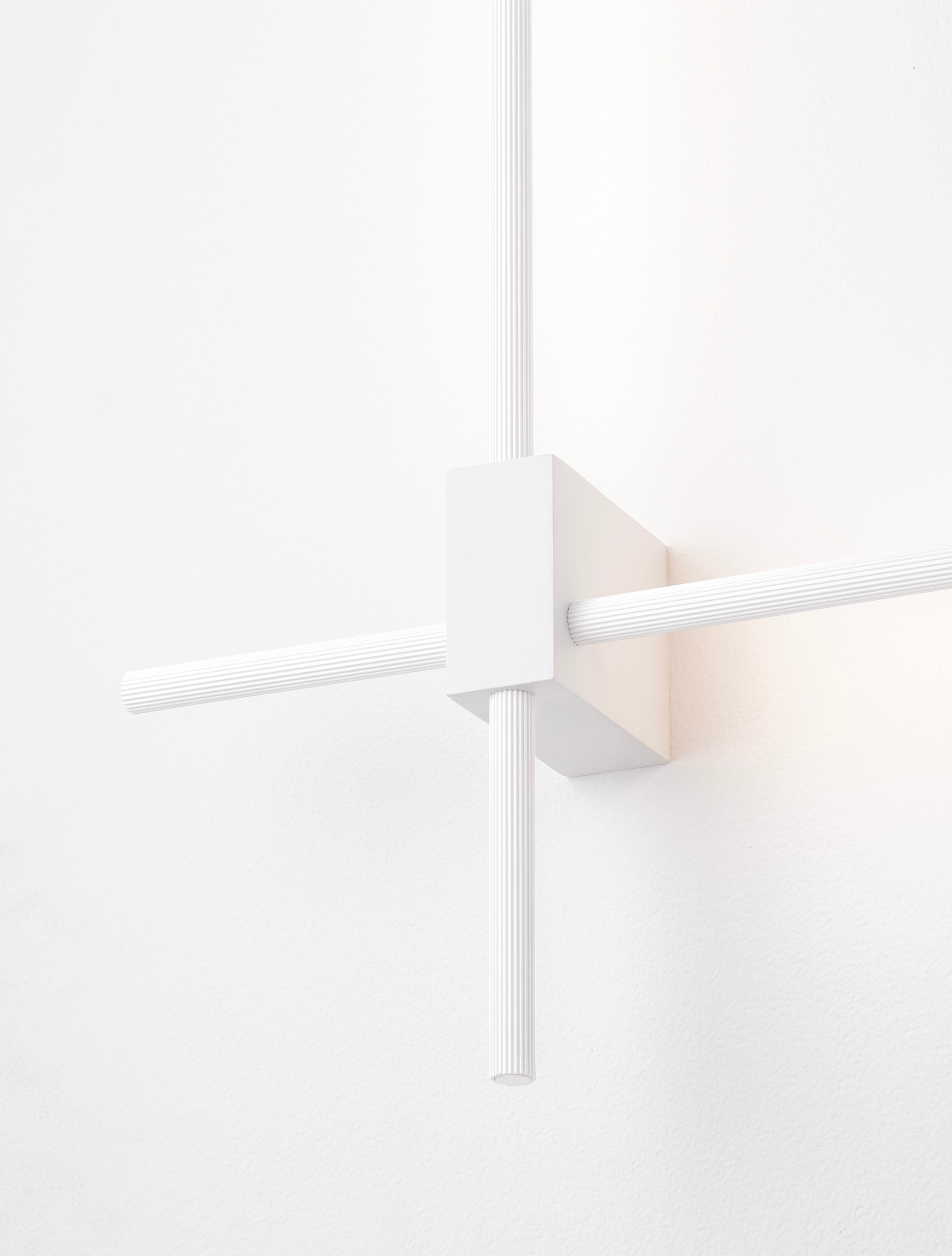 PEAK | L 76 W 9.5 H 80 cm | 20 W | 3000/2700/4000 K | 1000 lm | IP20 | Blanco | Aluminio