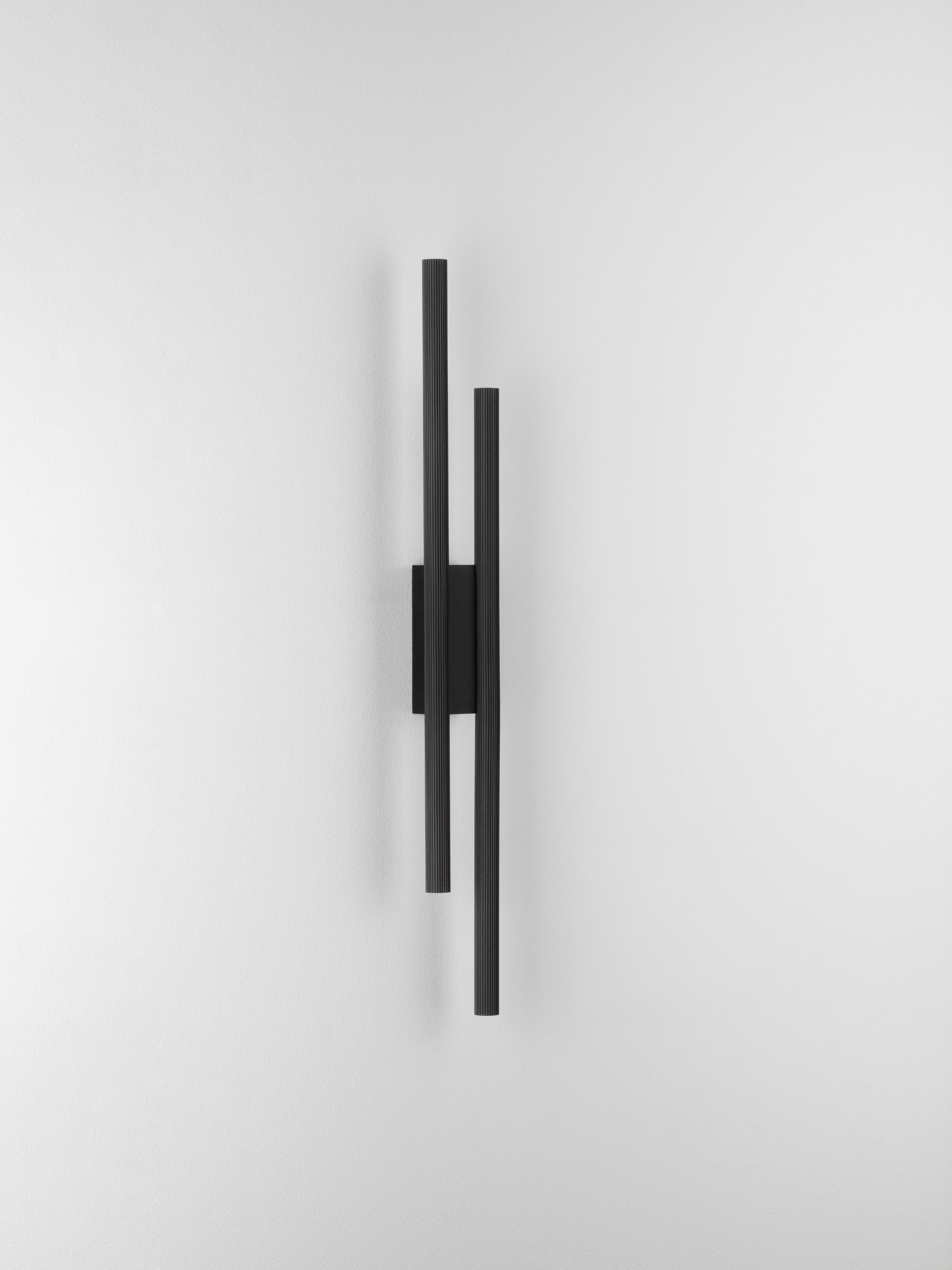 BRILLIA | L 6.7 W 4.6 H 60 cm | 11 W | 3000/2700/4000 K | 380 lm | IP20 | Black | Aluminum