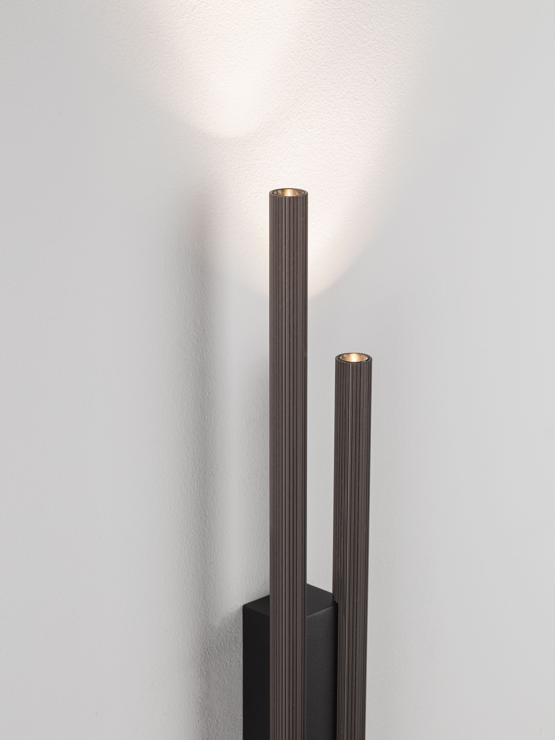 BRILLIA | L 6.7 W 4.6 H 60 cm | 11 W | 3000/2700/4000 K | 379 lm | IP20 | Foggy Nickel | Aluminum