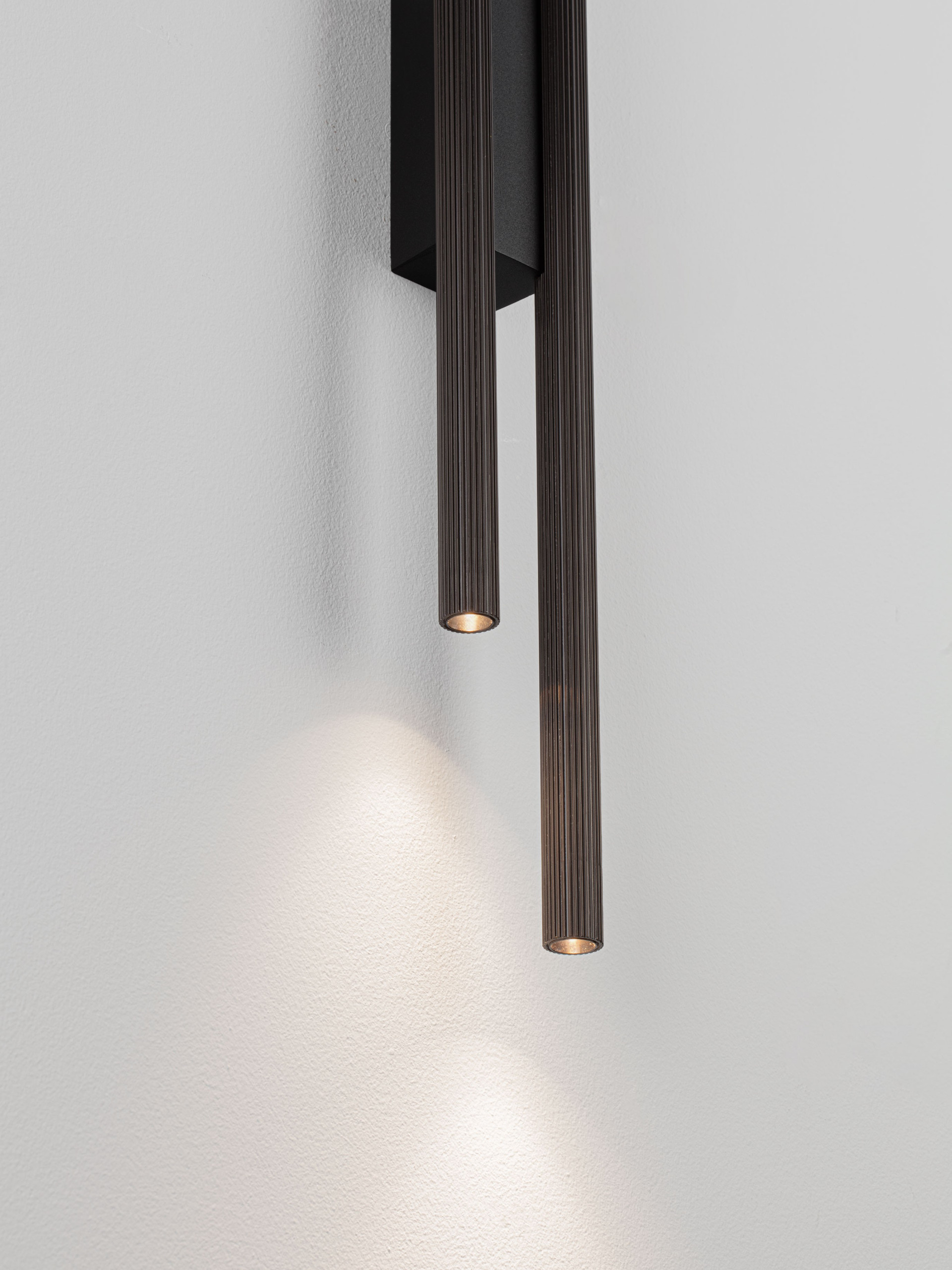 BRILLIA | L 6.7 W 4.6 H 60 cm | 11 W | 3000/2700/4000 K | 379 lm | IP20 | Foggy Nickel | Aluminum