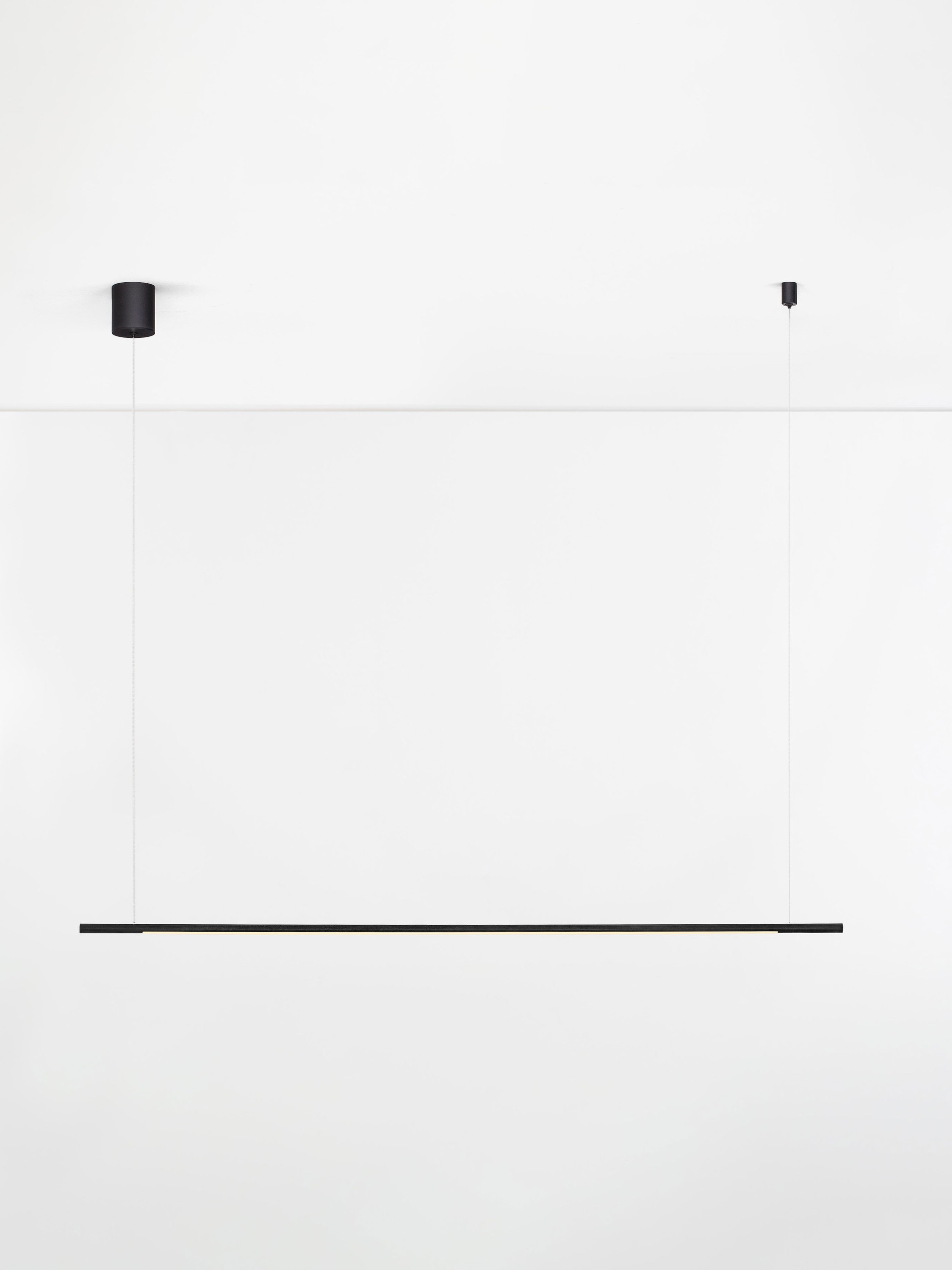 BRILLIA | L 120 W 7 H 150 cm | 20 W | 3000/2700/4000 K | 1300 lm | IP20 | Black | Aluminum