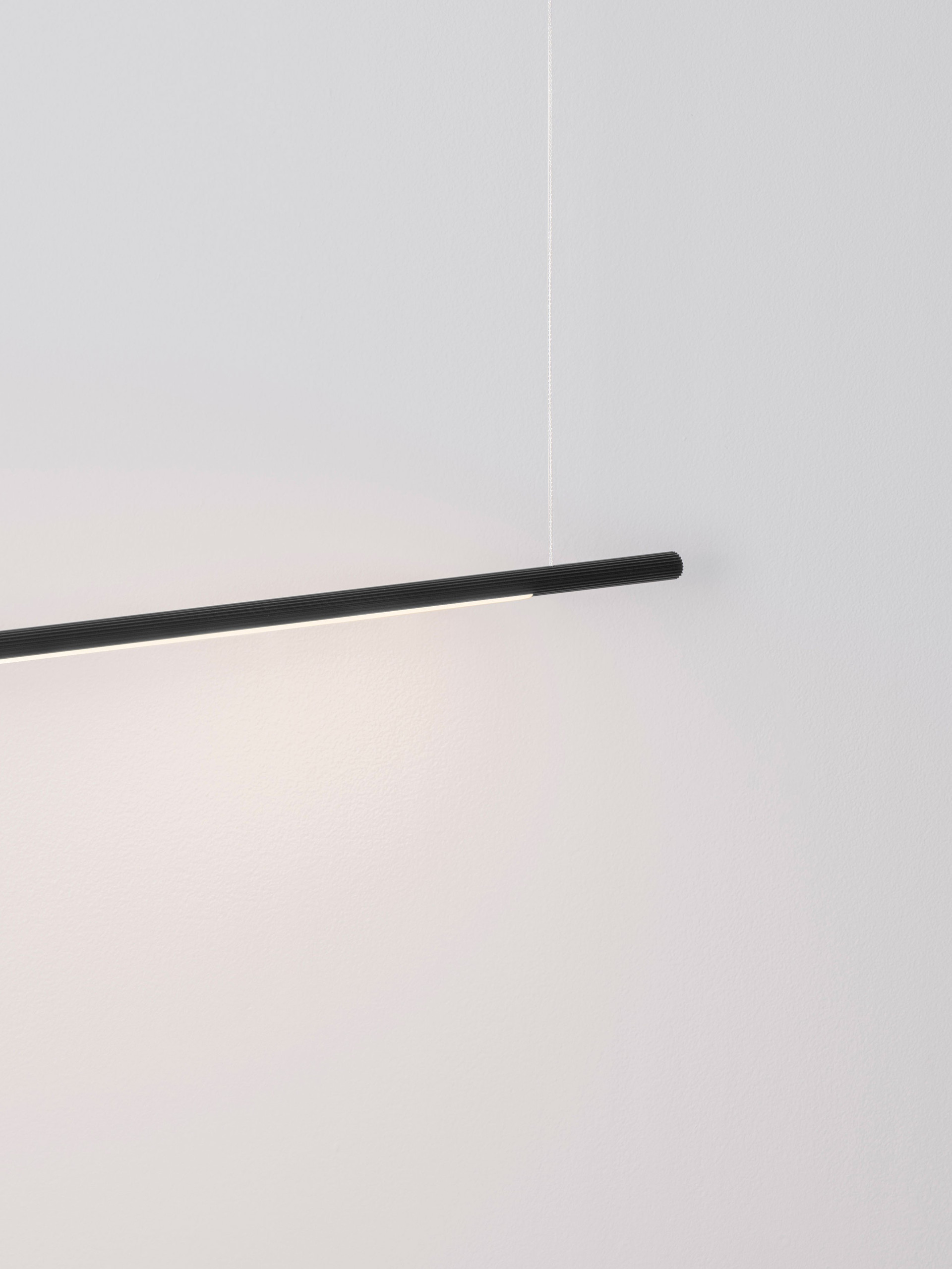 BRILLIA | L 120 W 7 H 150 cm | 20 W | 3000/2700/4000 K | 1300 lm | IP20 | Black | Aluminum