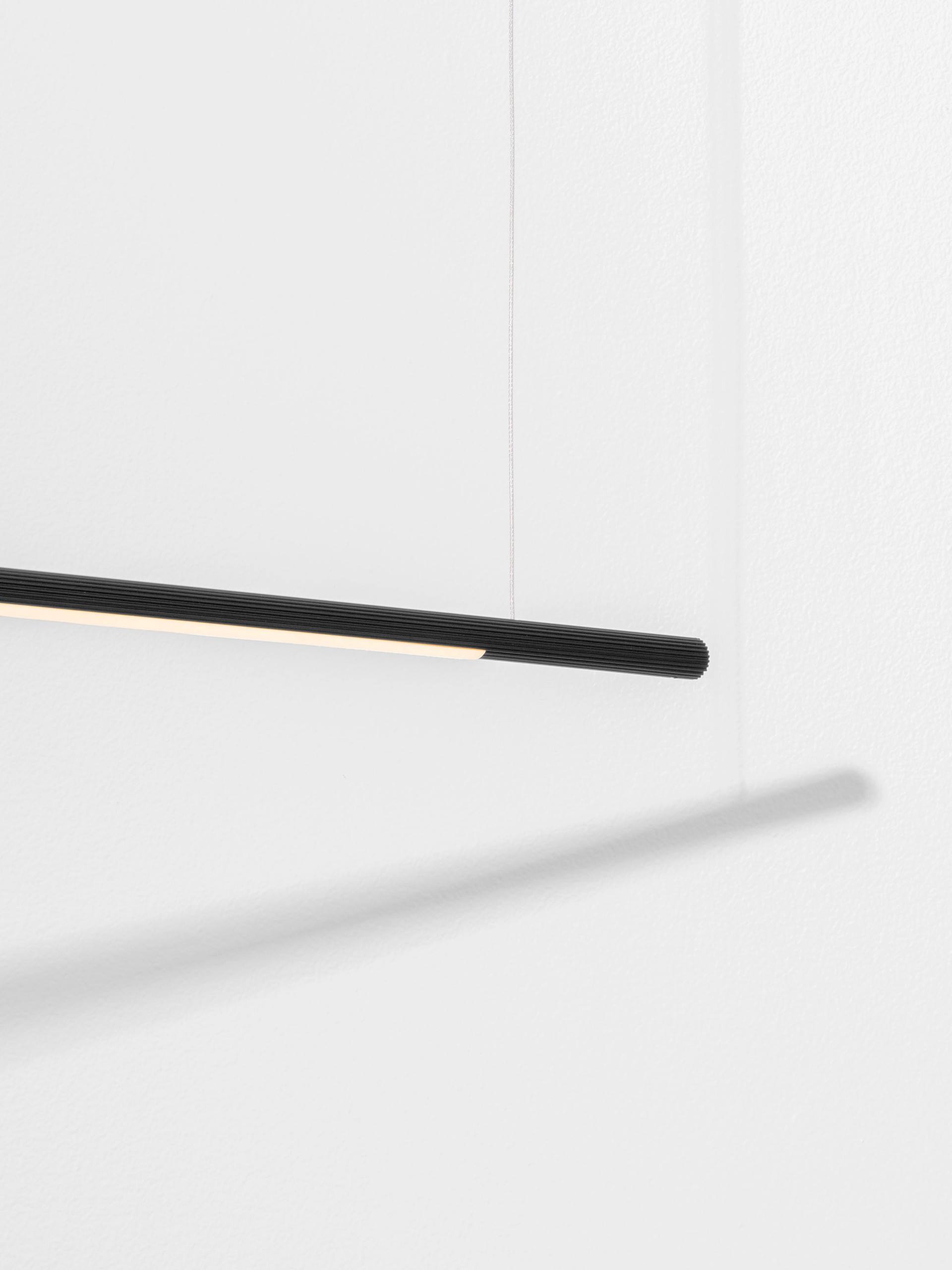 BRILLIA | L 120 W 7 H 150 cm | 20 W | 3000/2700/4000 K | 1300 lm | IP20 | Black | Aluminum