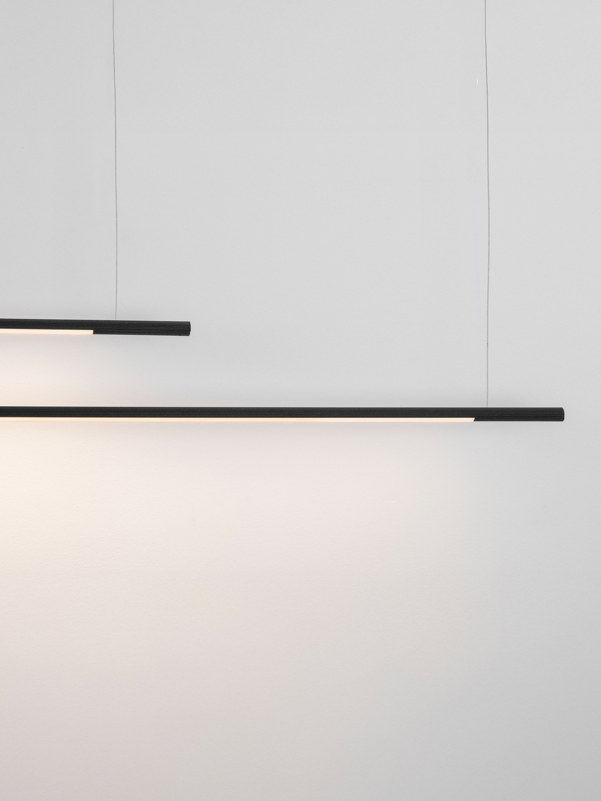 BRILLIA | L 161 W 7.2 H 140 cm | 40 W | 3000/2700/4000 K | 2400 lm | IP20 | Black | Aluminum