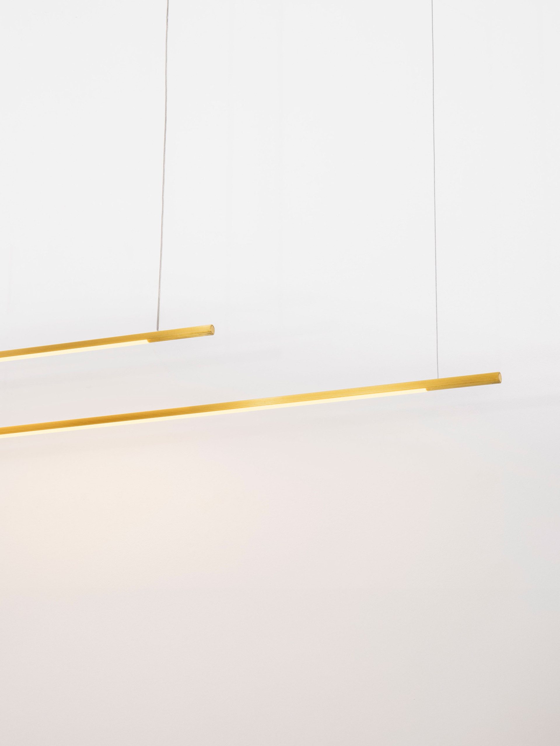 BRILLIA | L 161 W 7.2 H 140 cm | 40 W | 3000/2700/4000 K | 2400 lm | IP20 | Gold | Aluminum