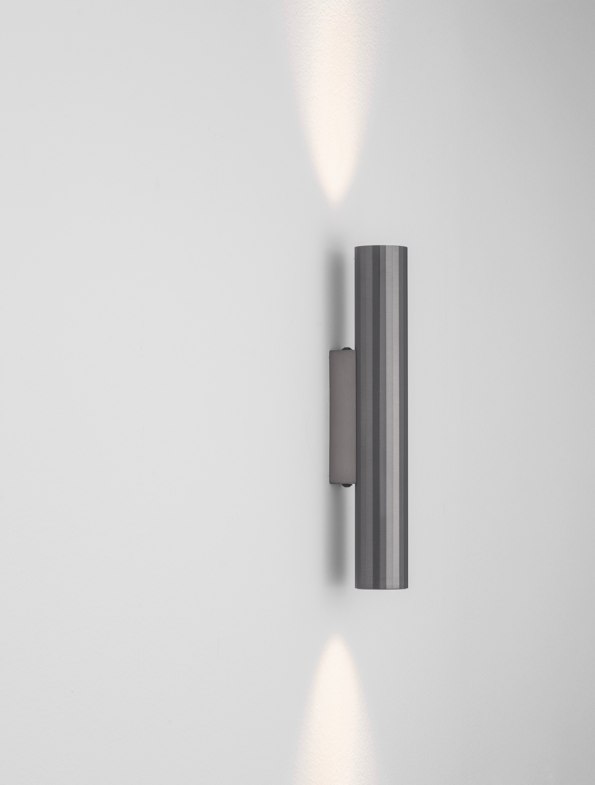 RIVETA | W 5.6 H 25 D 4 cm | 6 W | 3000 K | 444 lm | IP20 | Foggy Nickel | Aluminum