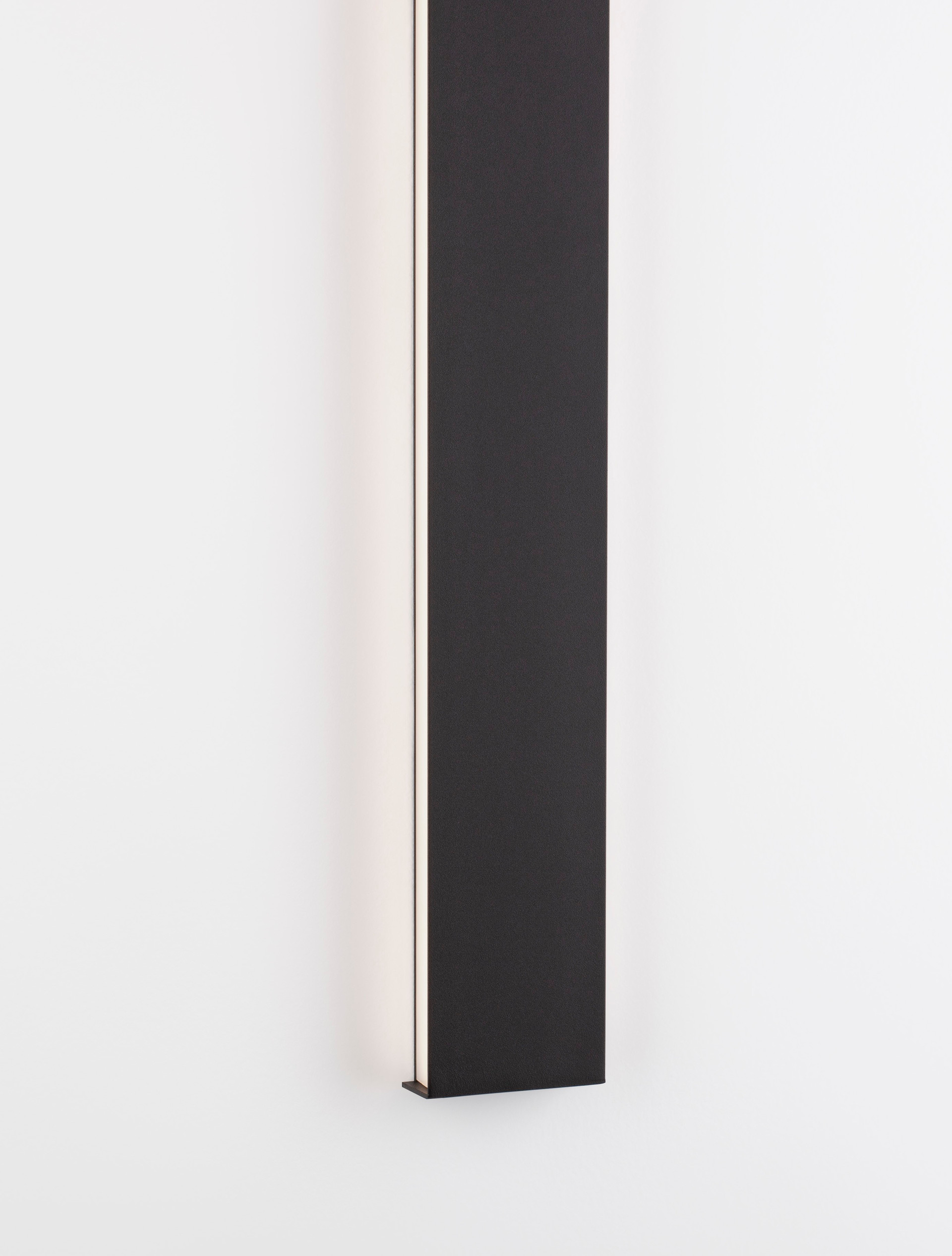 SELINE | L 60 W 2.7 H 7.5 cm | 20 W | 3000 K | 1478 lm | IP44 | Schwarz | Aluminium