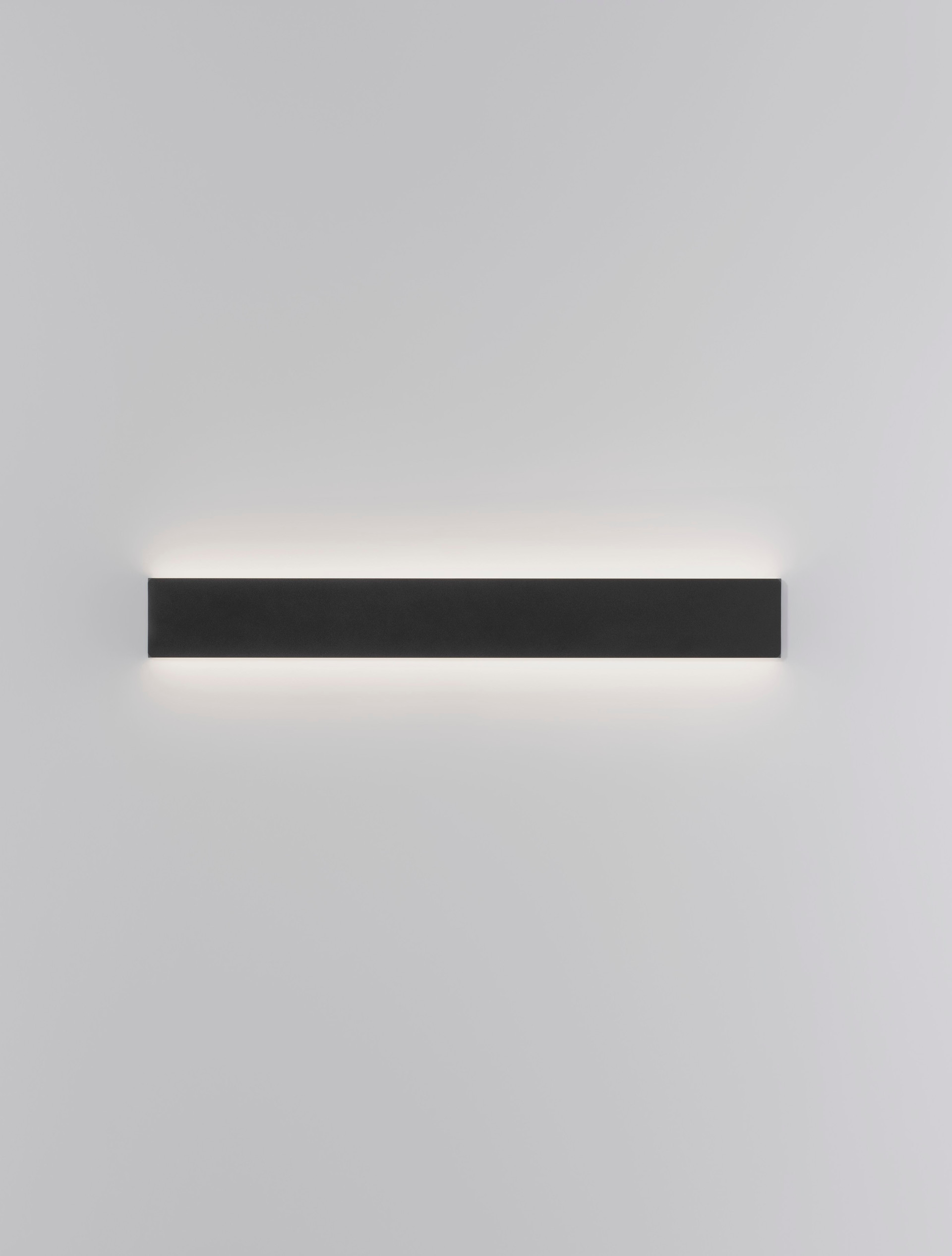 SELINE | L 60 W 2.7 H 7.5 cm | 20 W | 3000 K | 1478 lm | IP44 | Schwarz | Aluminium