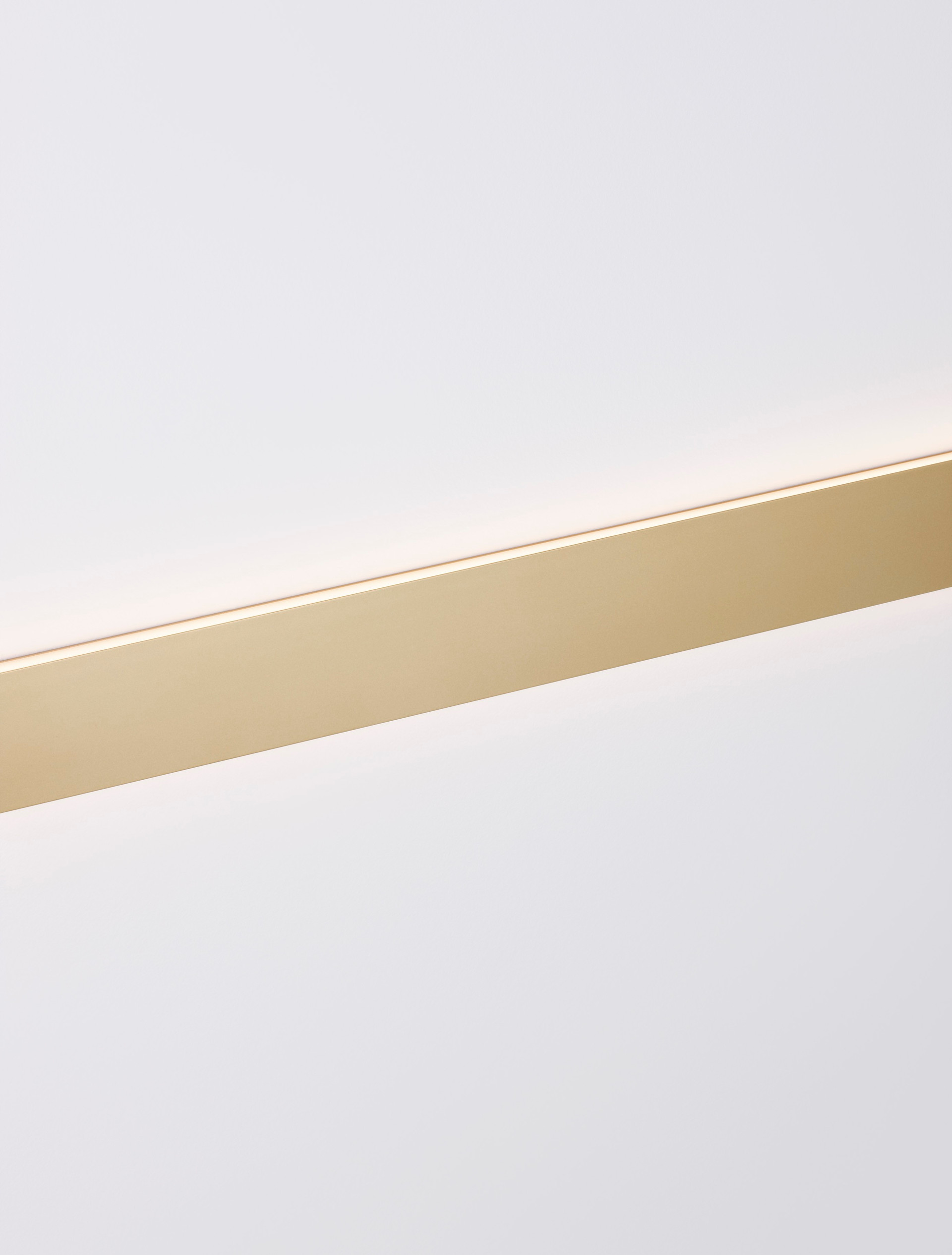 SELINE | L 90 W 2.7 H 7.5 cm | 36 W | 3000 K | 2614 lm | IP44 | Gold | Aluminium